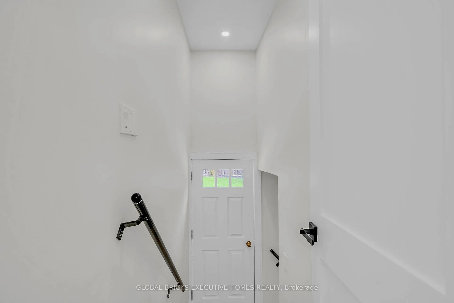 Photo 36 of 307 Lees Lane, Oakville, West — HOMEH