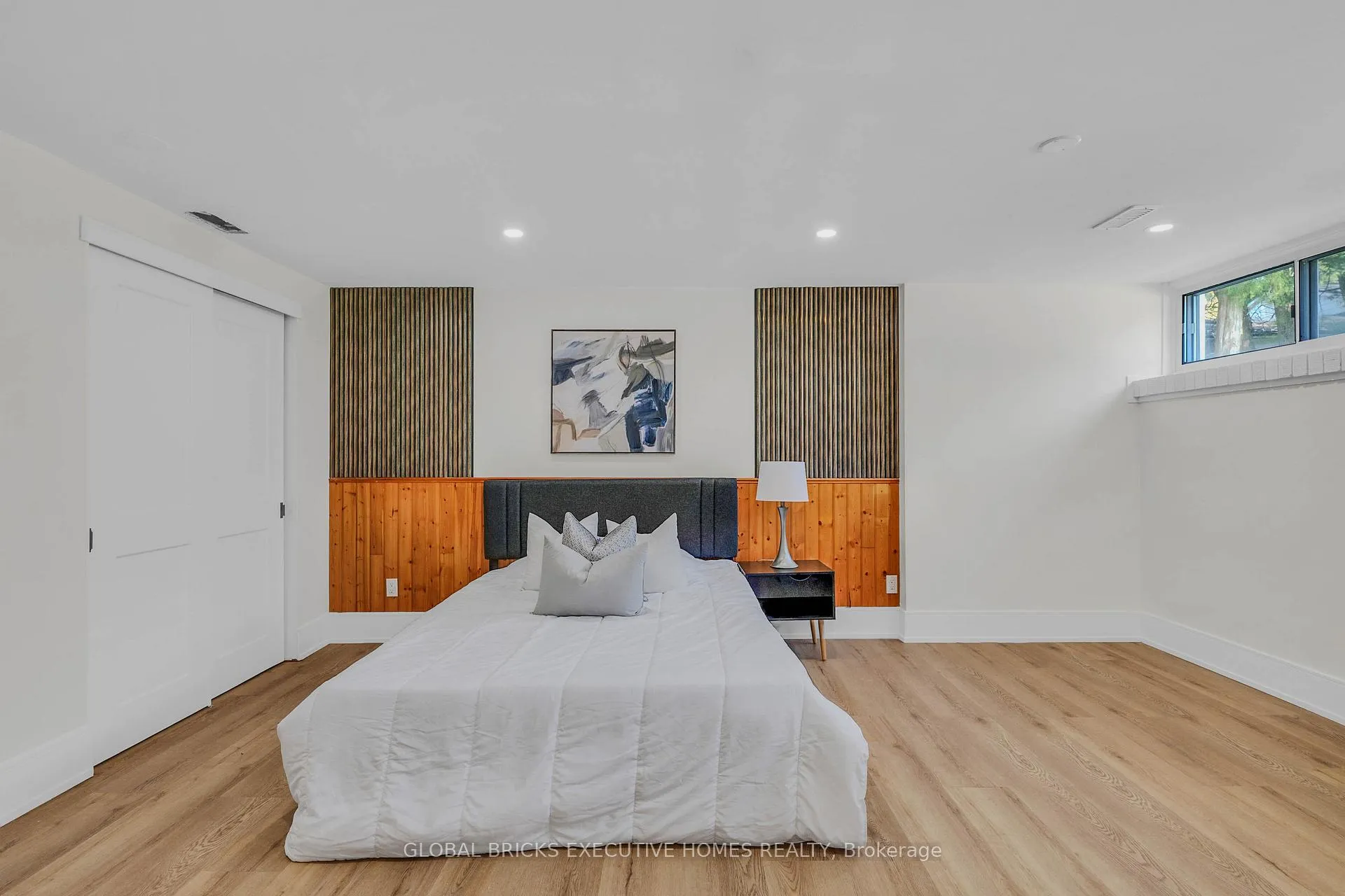 Photo 41 of 307 Lees Lane, Oakville, West — HOMEH