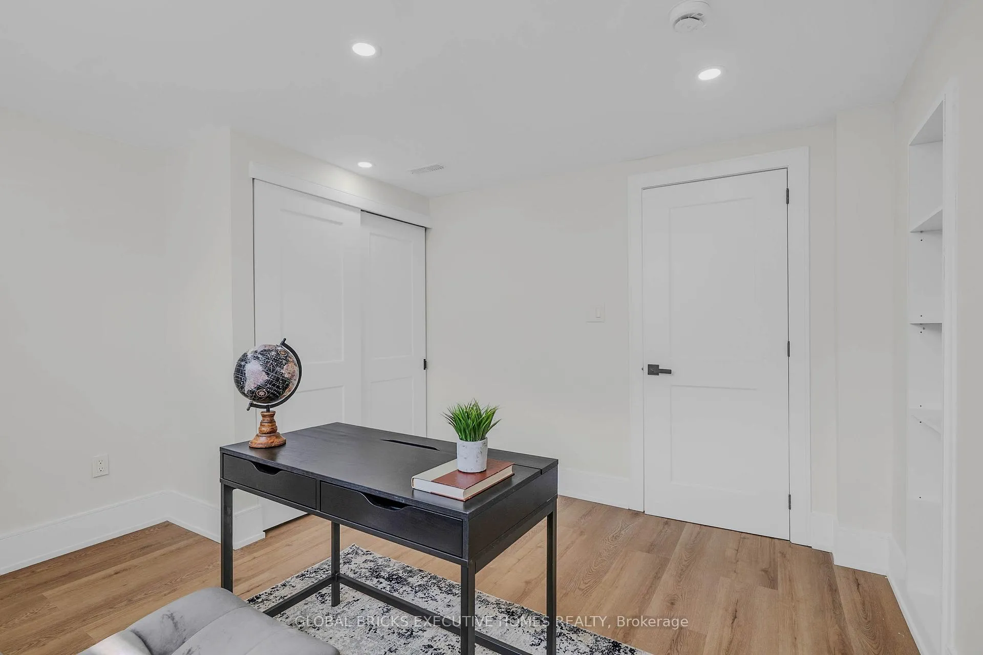 Photo 44 of 307 Lees Lane, Oakville, West — HOMEH