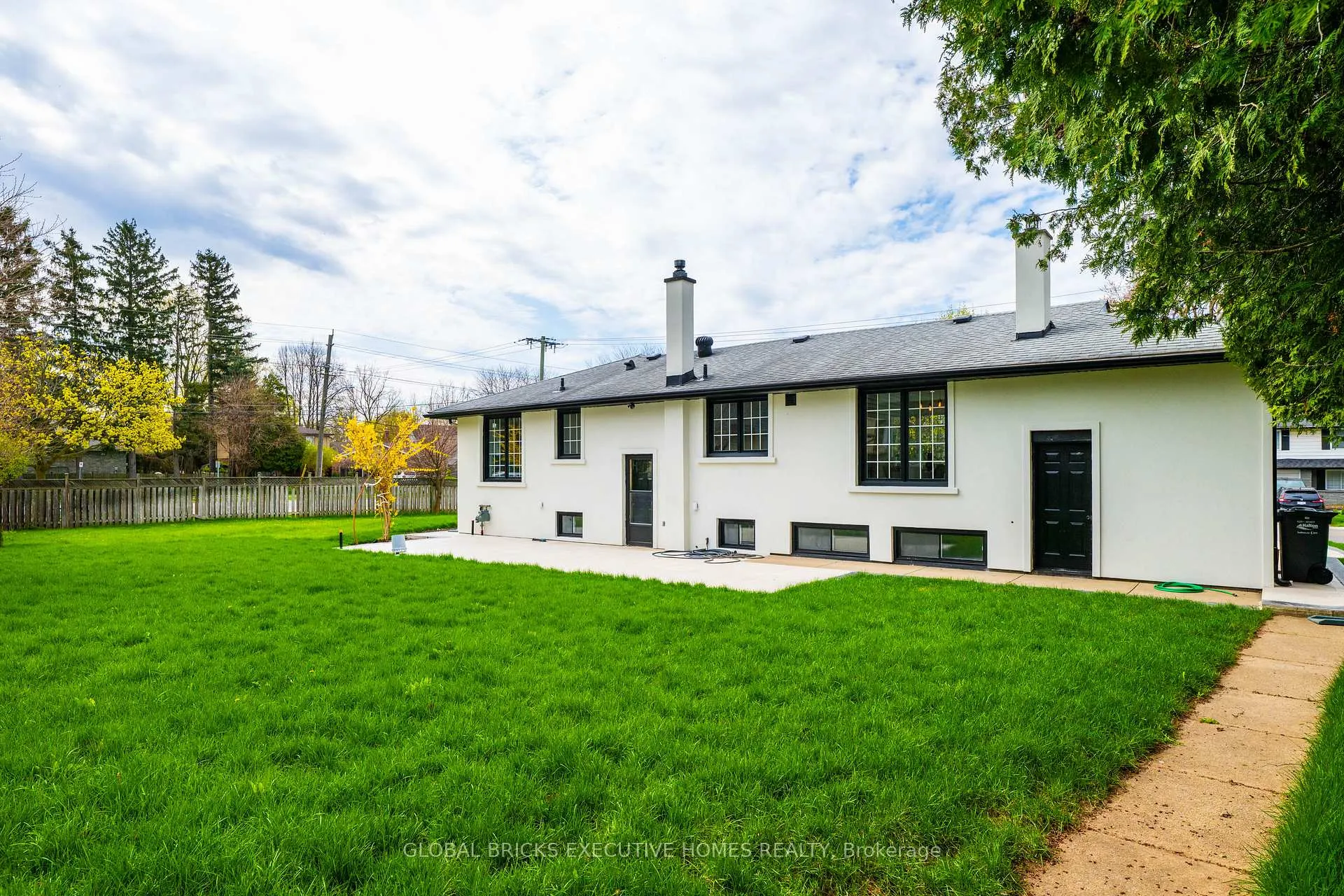 Photo 48 of 307 Lees Lane, Oakville, West — HOMEH