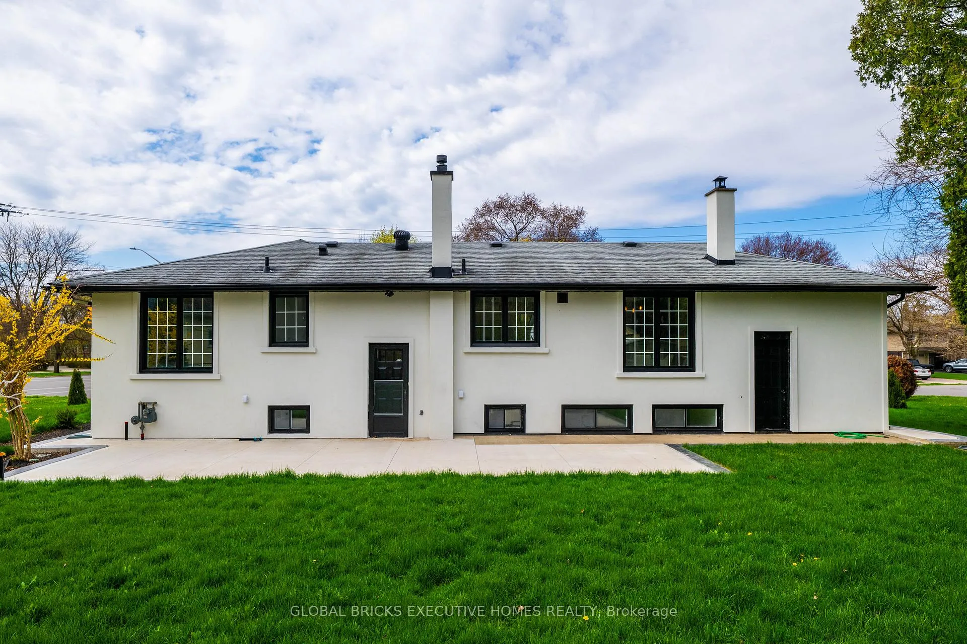 Photo 49 of 307 Lees Lane, Oakville, West — HOMEH