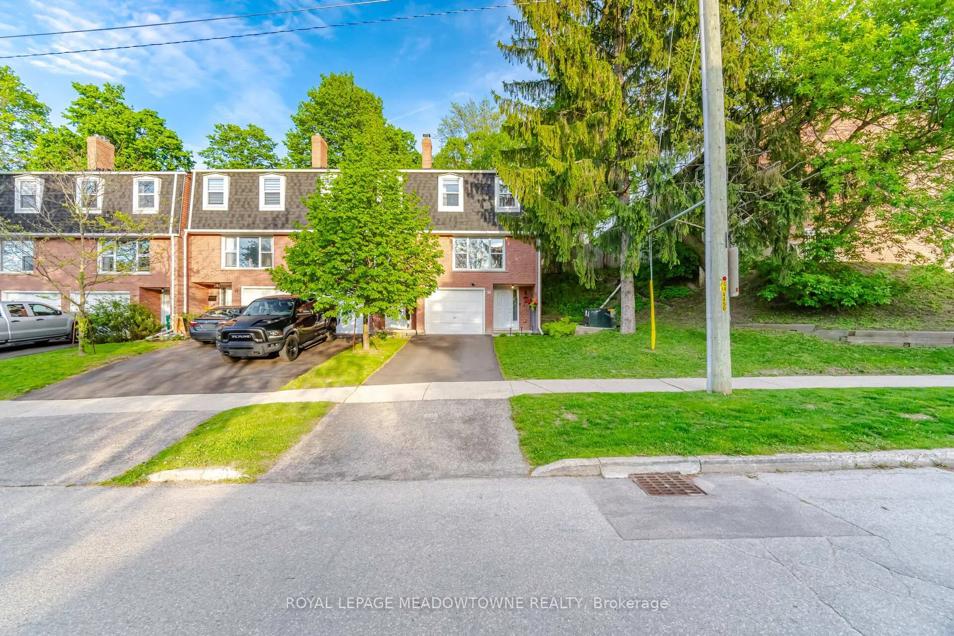 Photo 2 of Unit 26, 100 Bluevale Street N, Waterloo — HOMEH