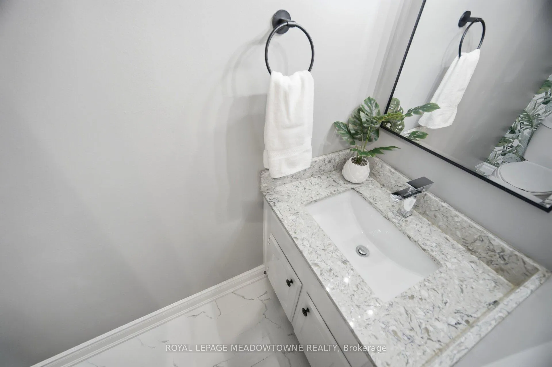 Photo 26 of Unit 26, 100 Bluevale Street N, Waterloo — HOMEH
