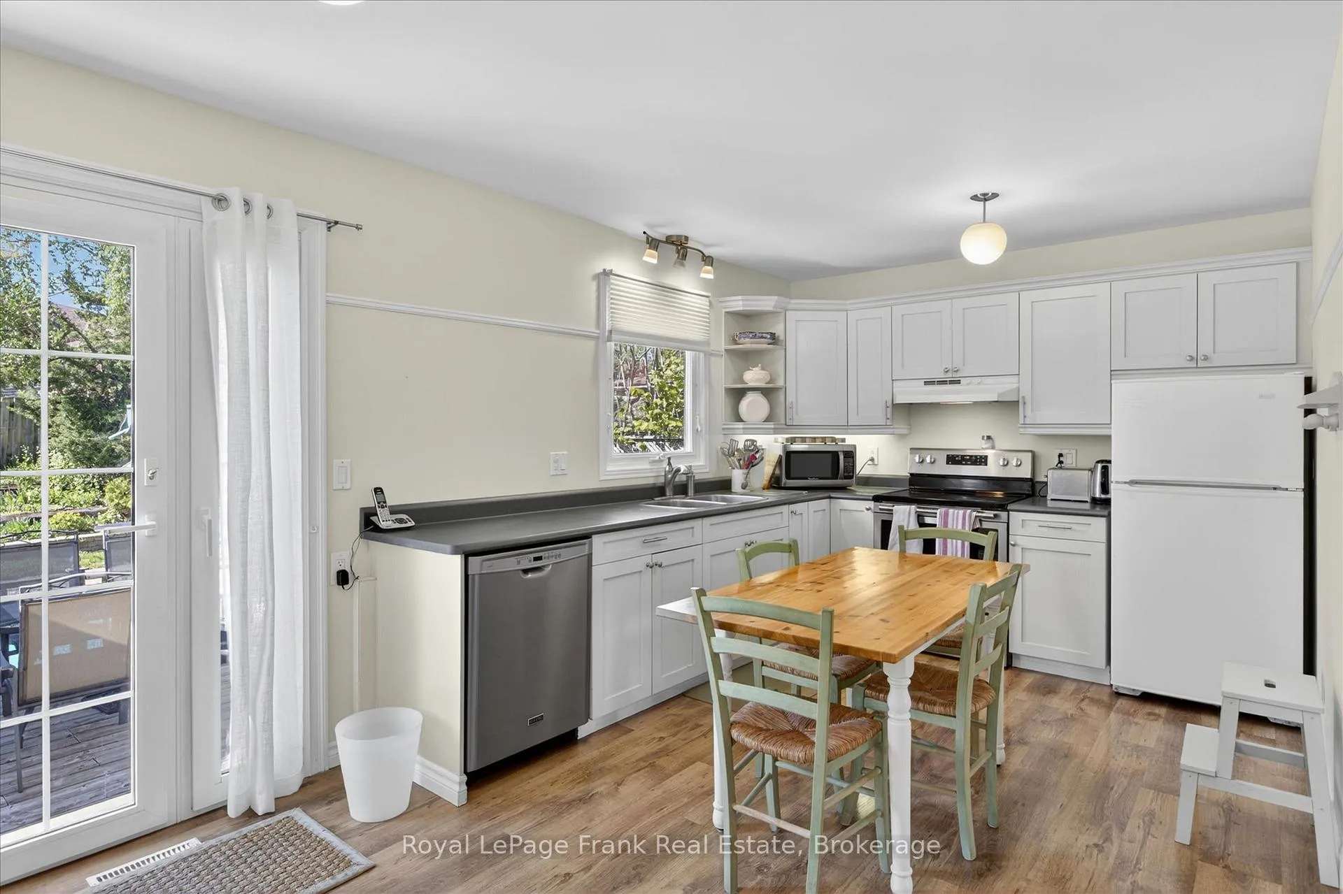 Photo 11 of 4 Bayleaf Court, Peterborough, Monaghan Ward 2 — HOMEH