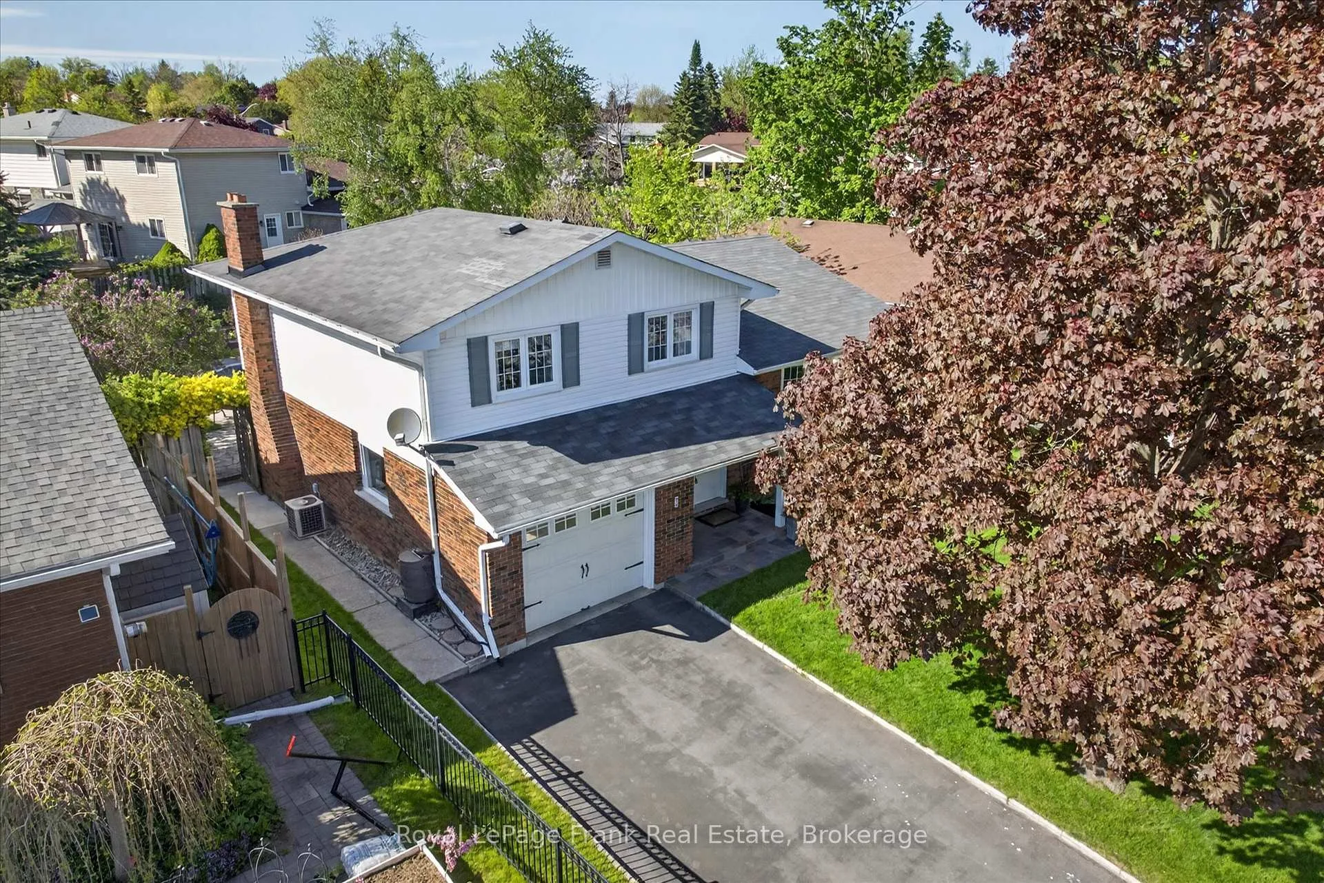 Photo 42 of 4 Bayleaf Court, Peterborough, Monaghan Ward 2 — HOMEH