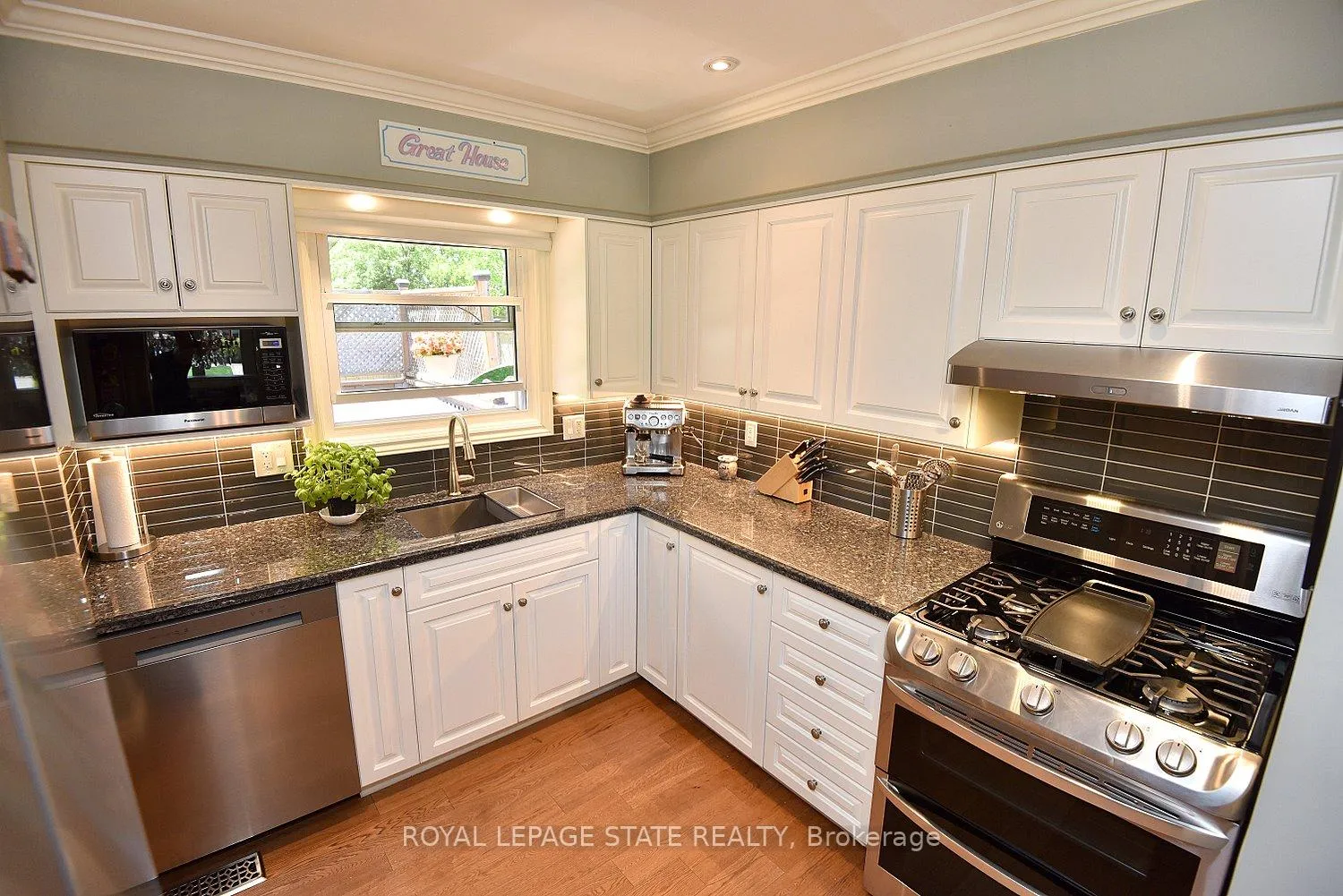 Photo 27 of 9 San Fernando Drive, Hamilton, Mountview — HOMEH