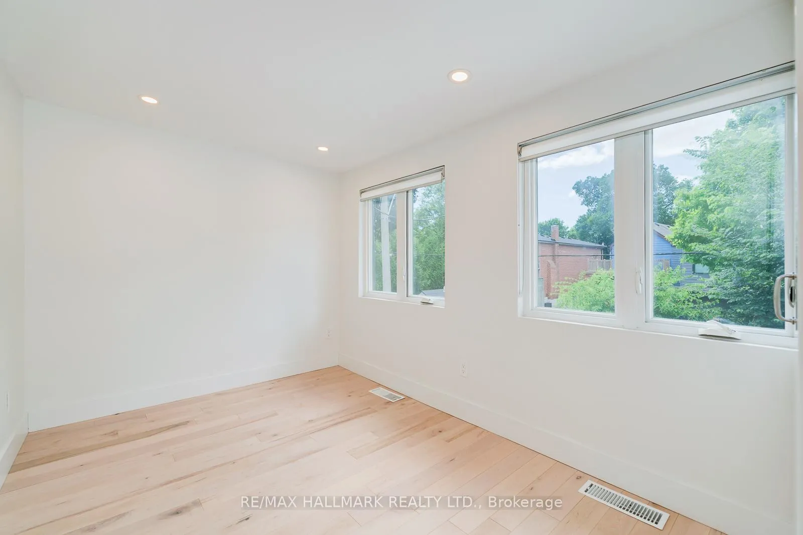Photo 15 of 37 Craven Road, Toronto, Greenwood-Coxwell — HOMEH