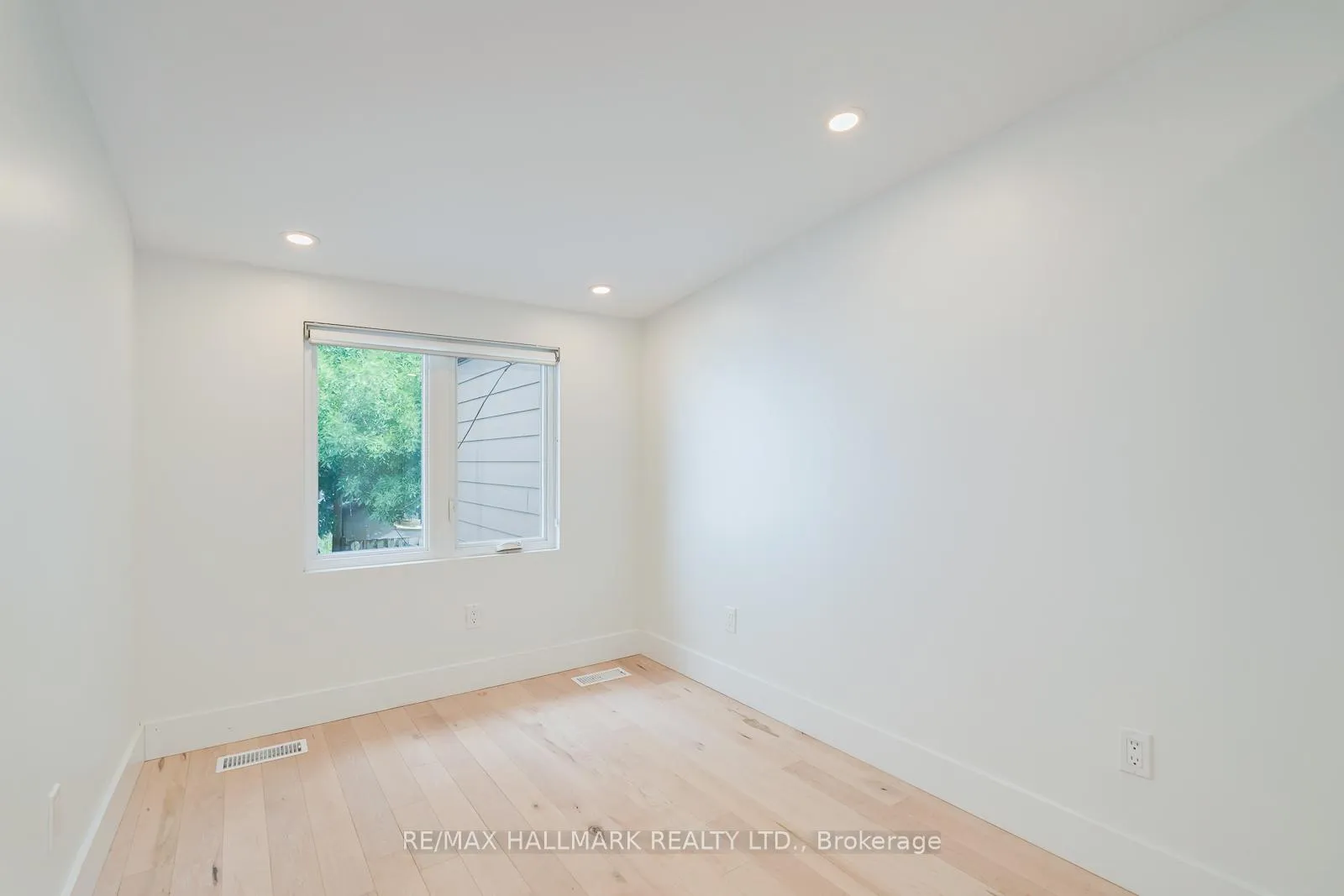 Photo 20 of 37 Craven Road, Toronto, Greenwood-Coxwell — HOMEH