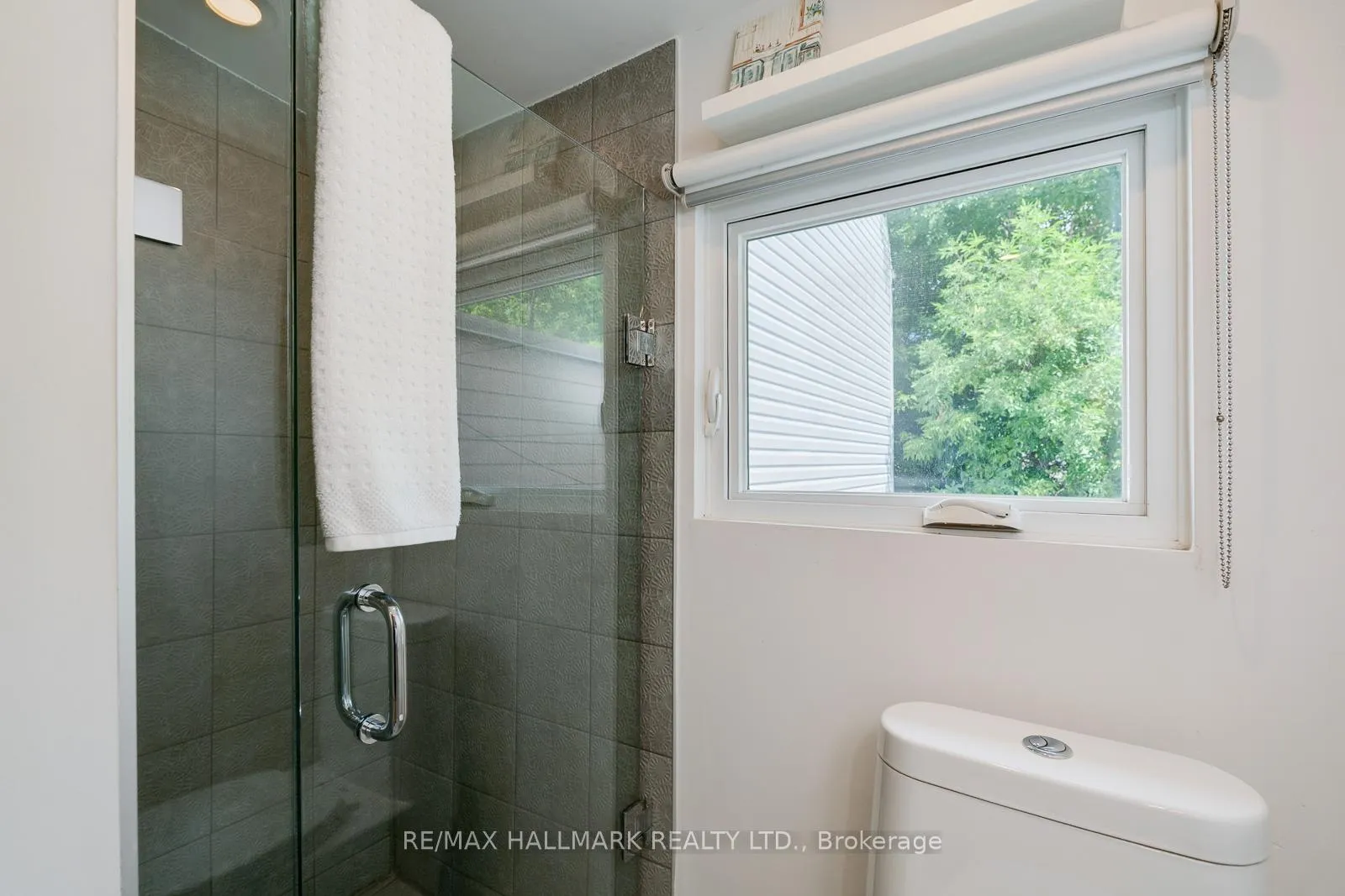 Photo 24 of 37 Craven Road, Toronto, Greenwood-Coxwell — HOMEH