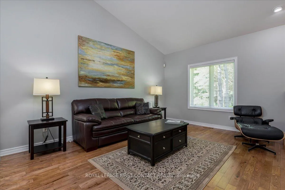 Photo 11 of 6 Martyn Drive, Wasaga Beach — HOMEH