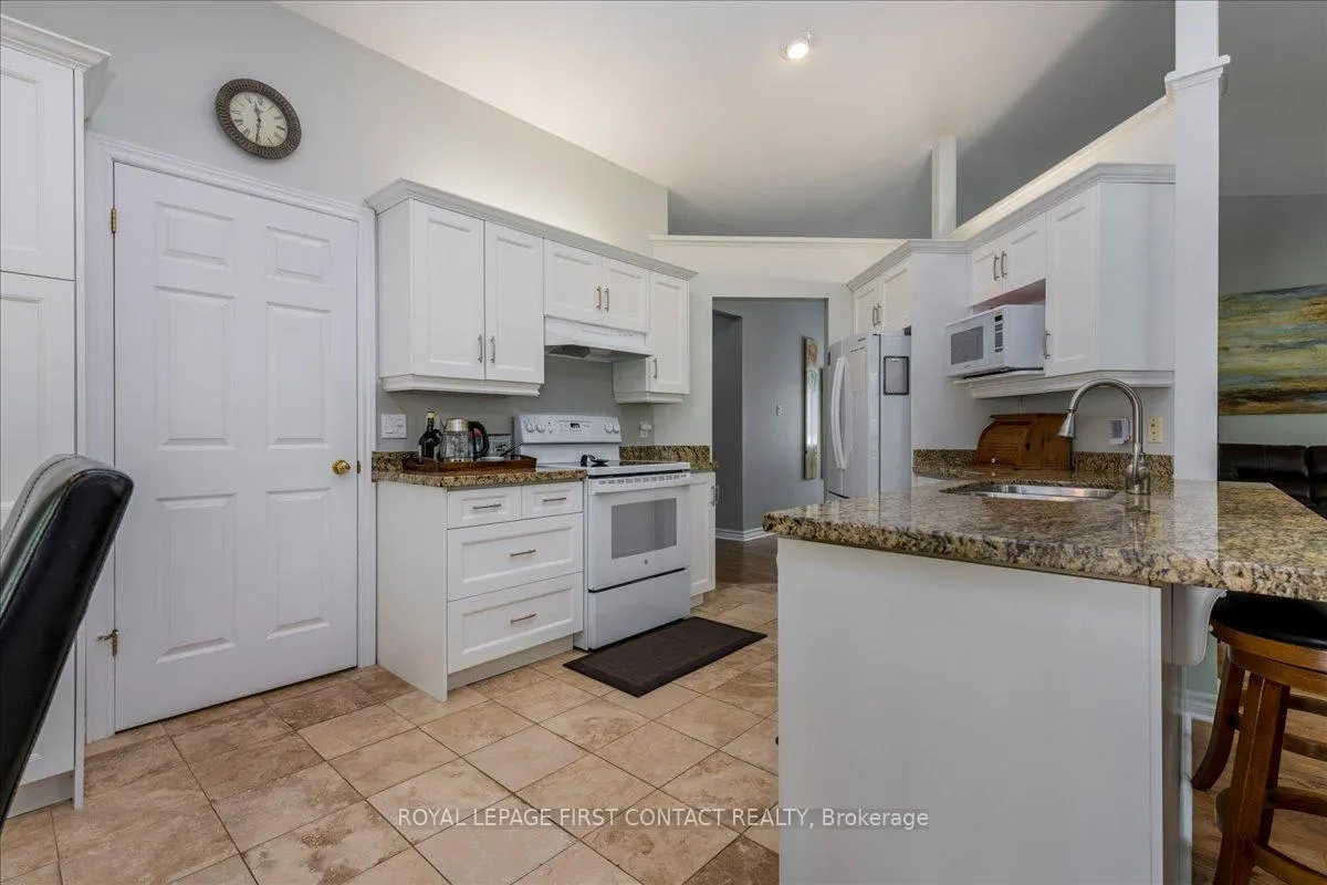 Photo 16 of 6 Martyn Drive, Wasaga Beach — HOMEH