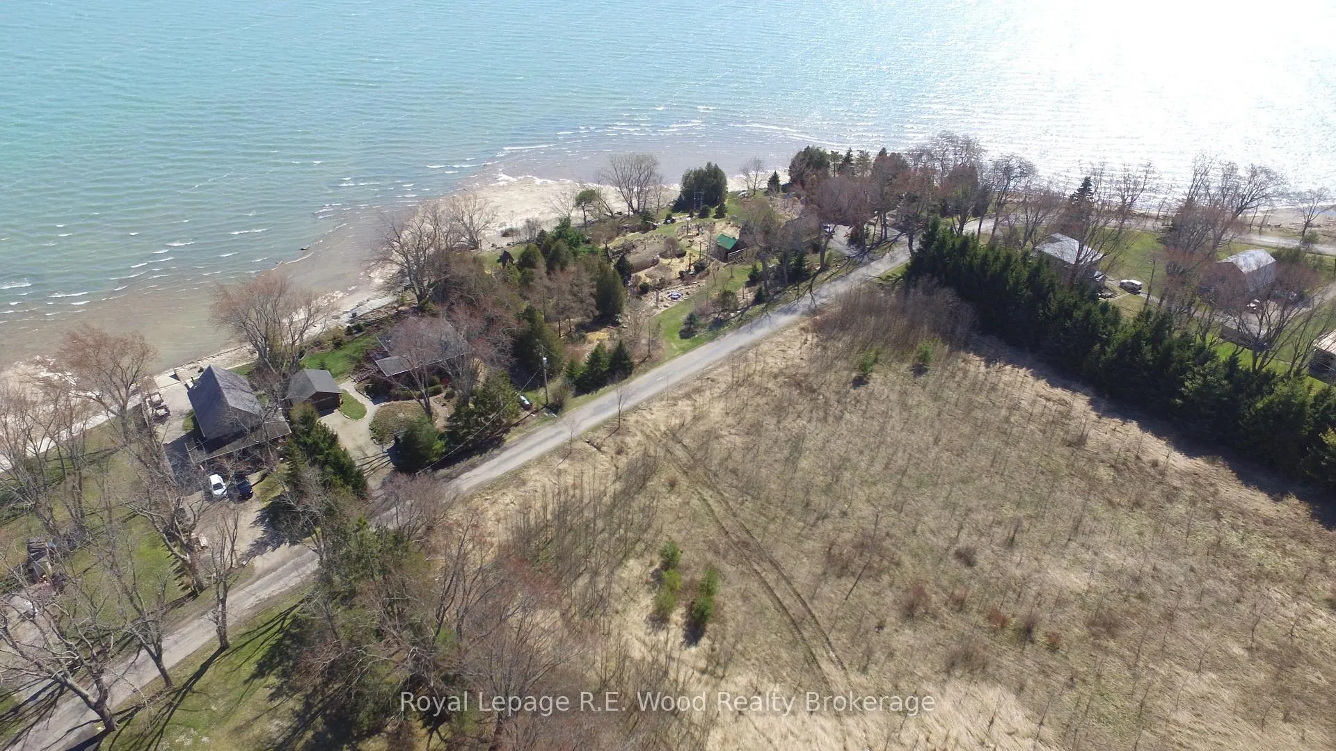 Front of 1806 Lakeshore Road