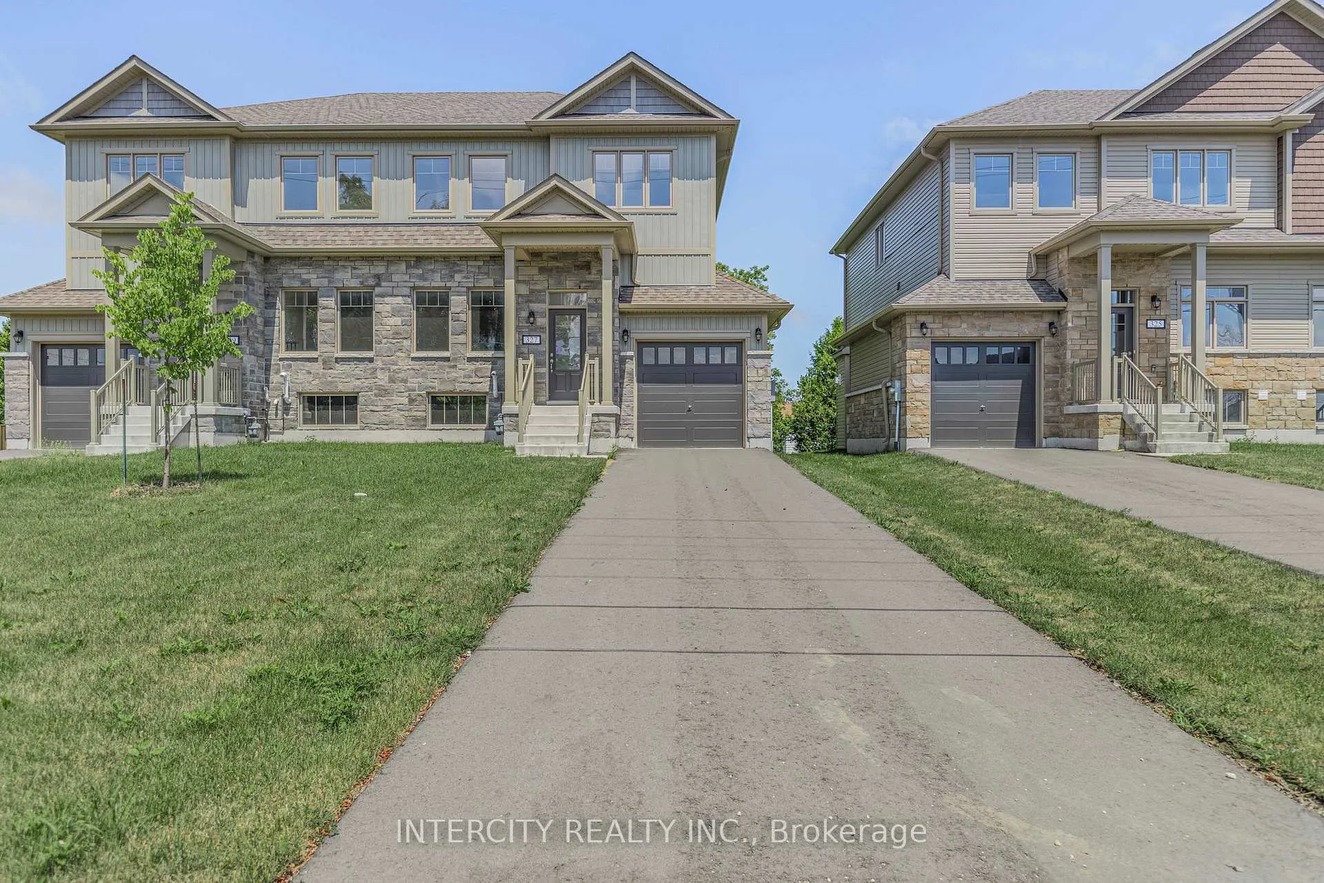 Photo 2 of 327 Quebec Street, Clearview, Stayner — HOMEH