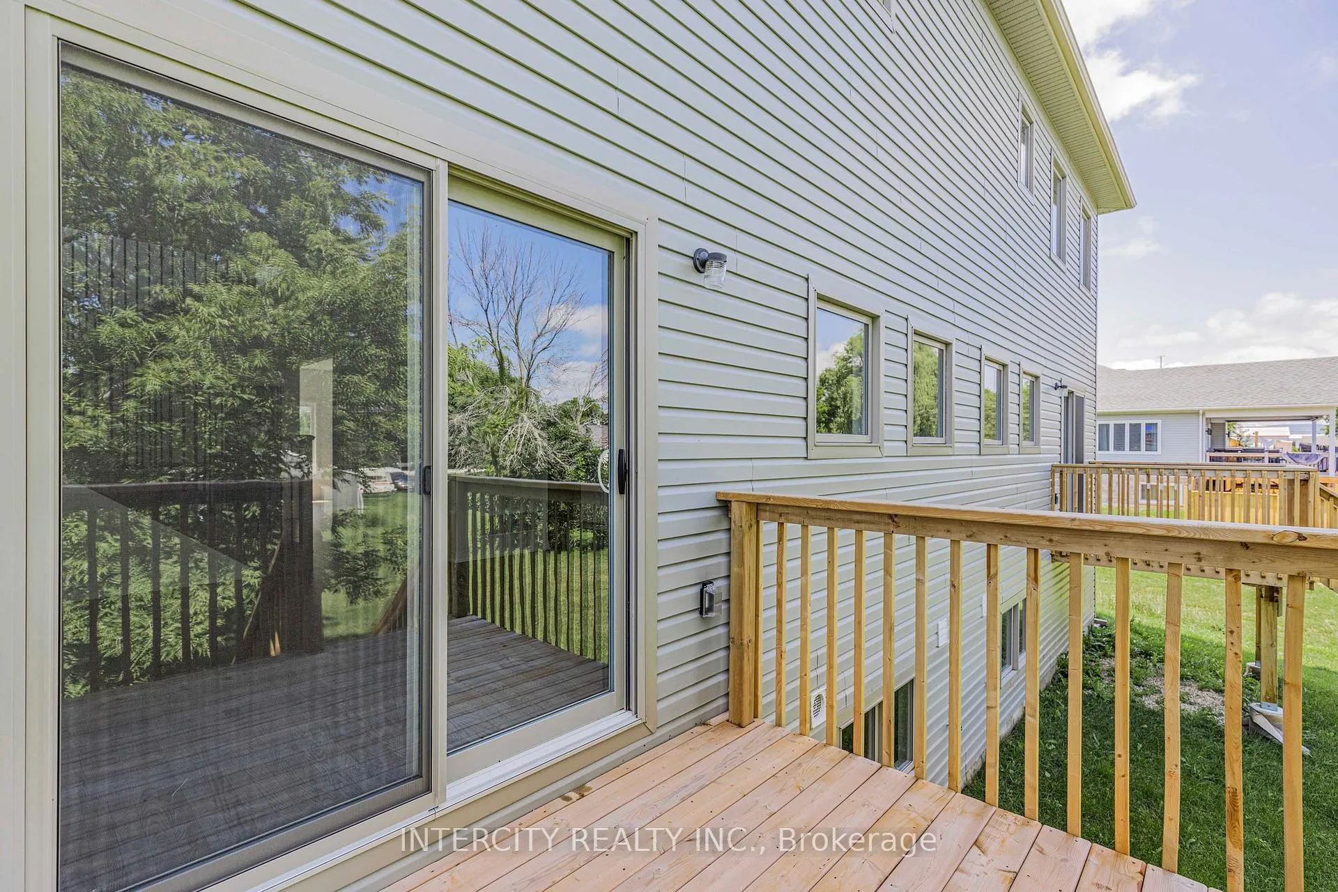 Photo 33 of 327 Quebec Street, Clearview, Stayner — HOMEH