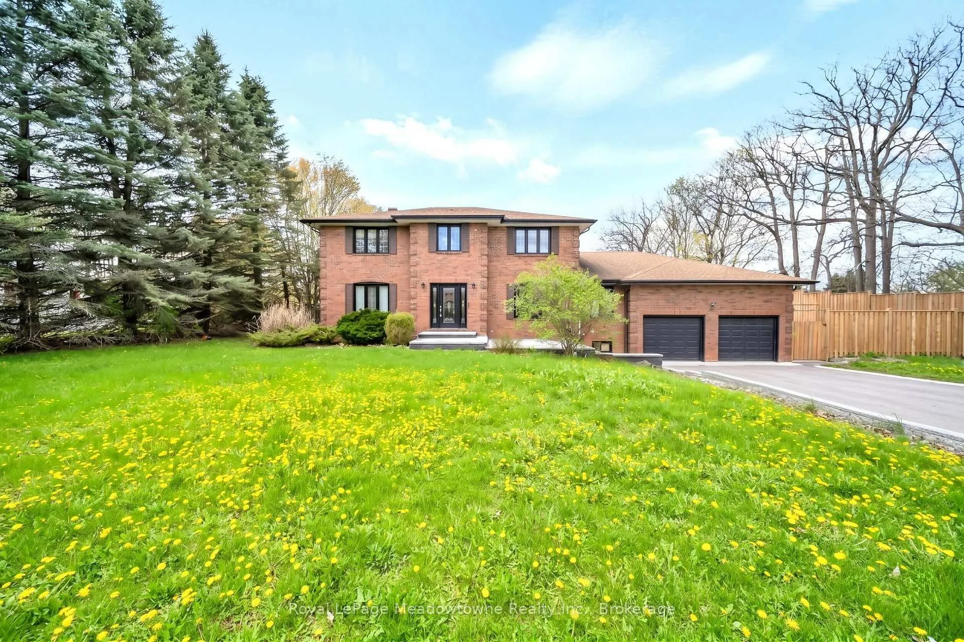 Photo 1 of 170 Crawford Crescent, Milton, Campbellville — HOMEH