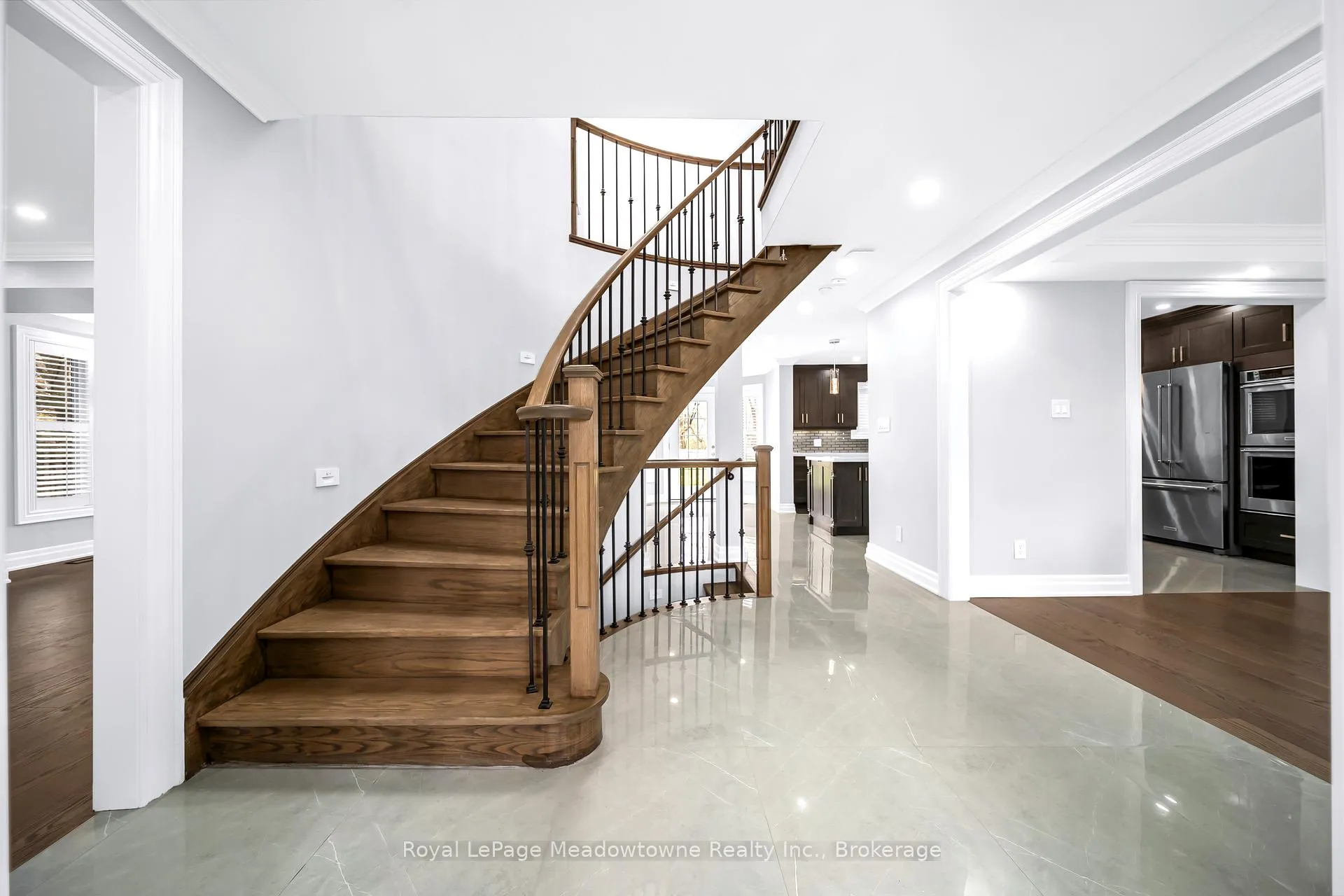 Photo 4 of 170 Crawford Crescent, Milton, Campbellville — HOMEH