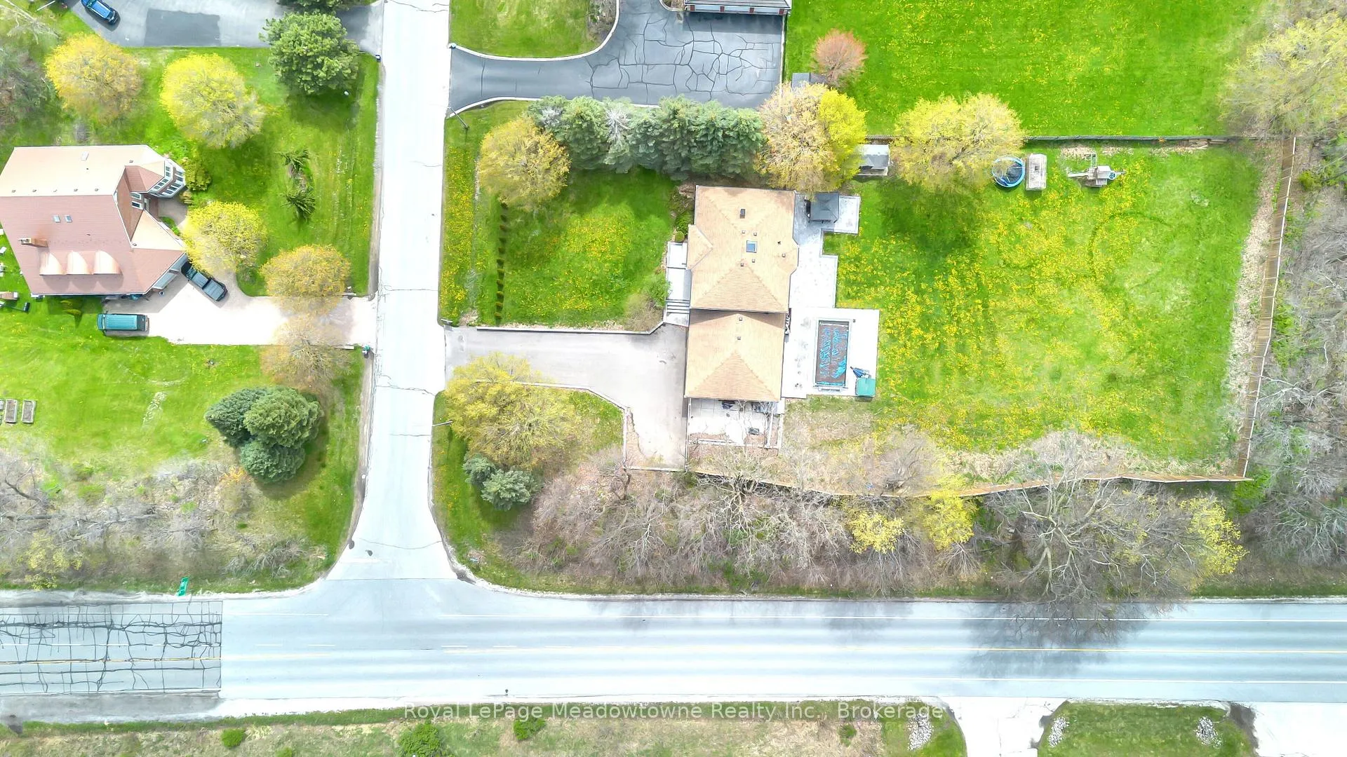 Photo 29 of 170 Crawford Crescent, Milton, Campbellville — HOMEH