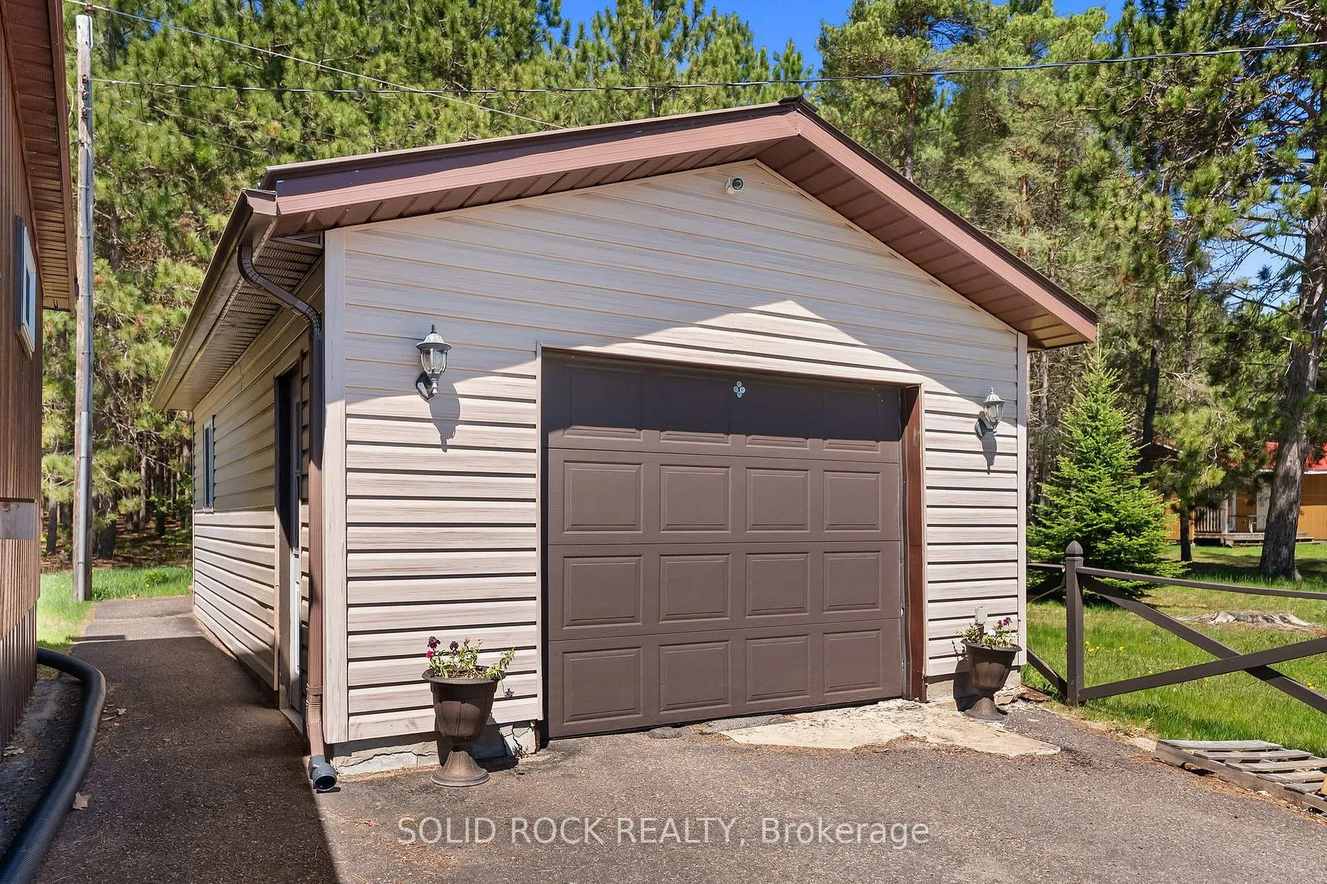 Photo 4 of 1111 Lake Clear Road, Bonnechere Valley, Eganville/Bonnechere Twp — HOMEH