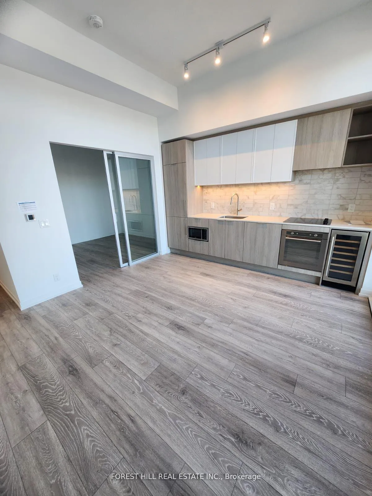 Photo 5 of Unit 918, 2020 Bathurst Street, Toronto, Humewood-Cedarvale — HOMEH