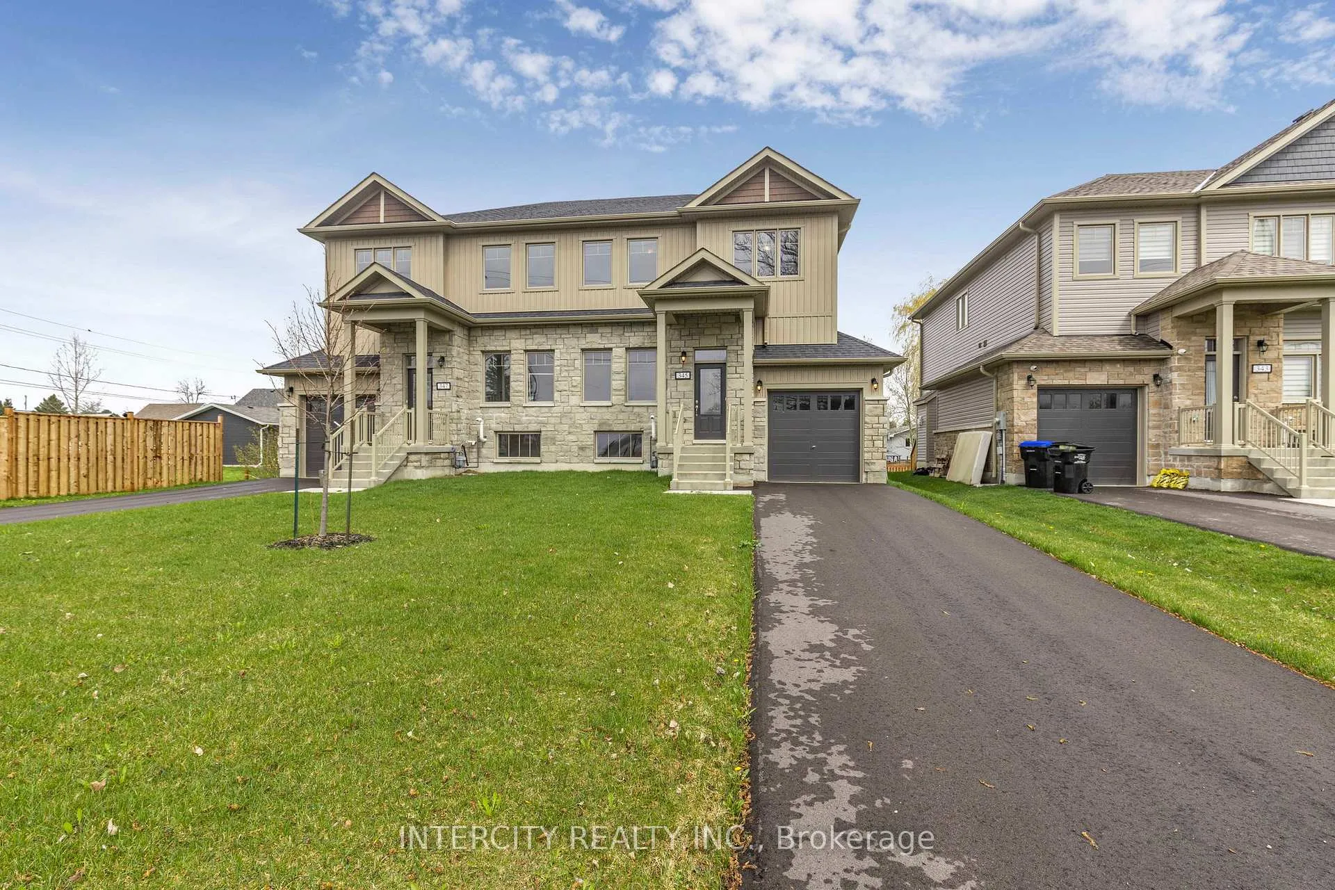 Photo 2 of 345 Quebec Street, Clearview, Stayner — HOMEH