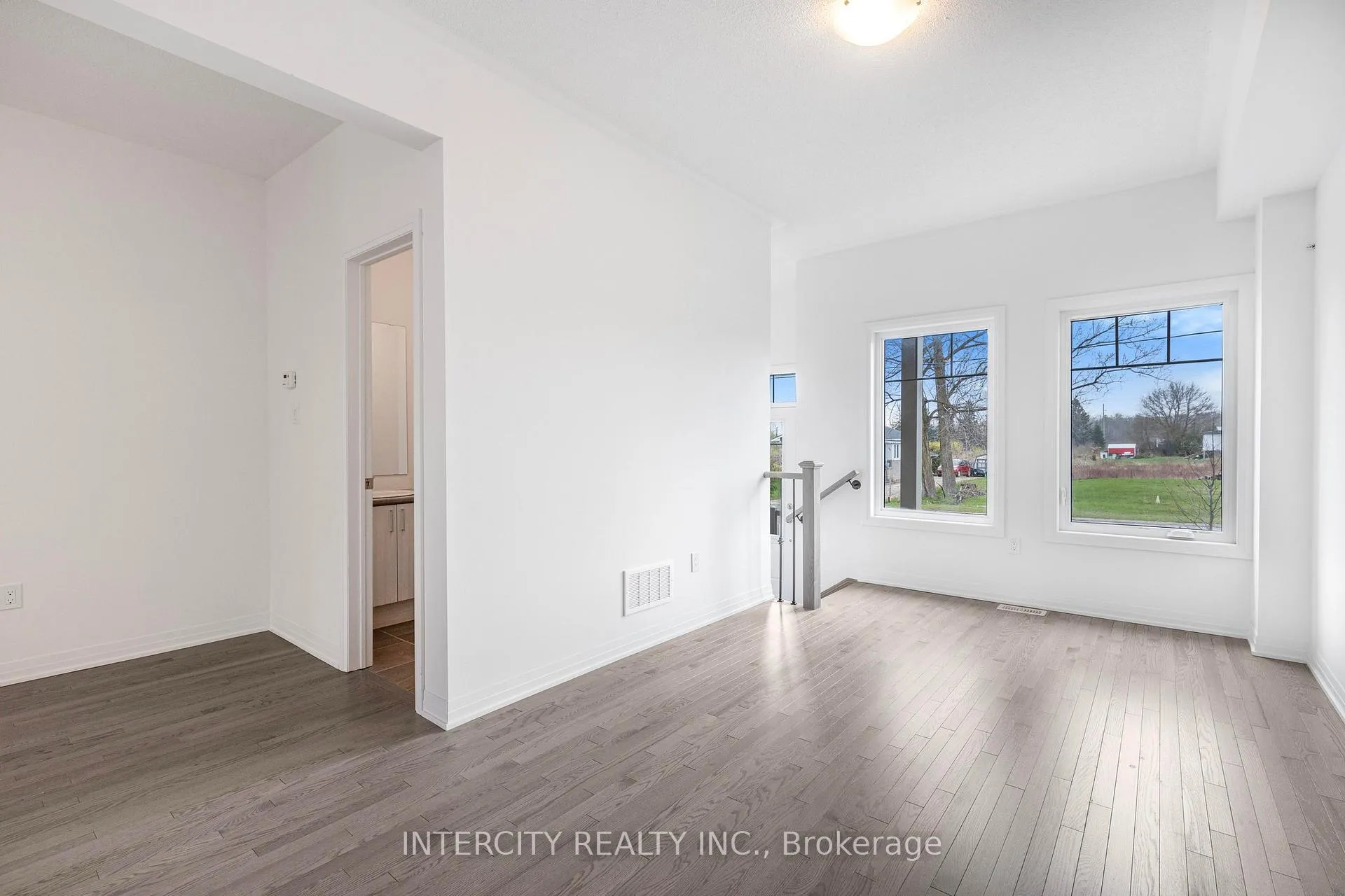 Photo 6 of 345 Quebec Street, Clearview, Stayner — HOMEH