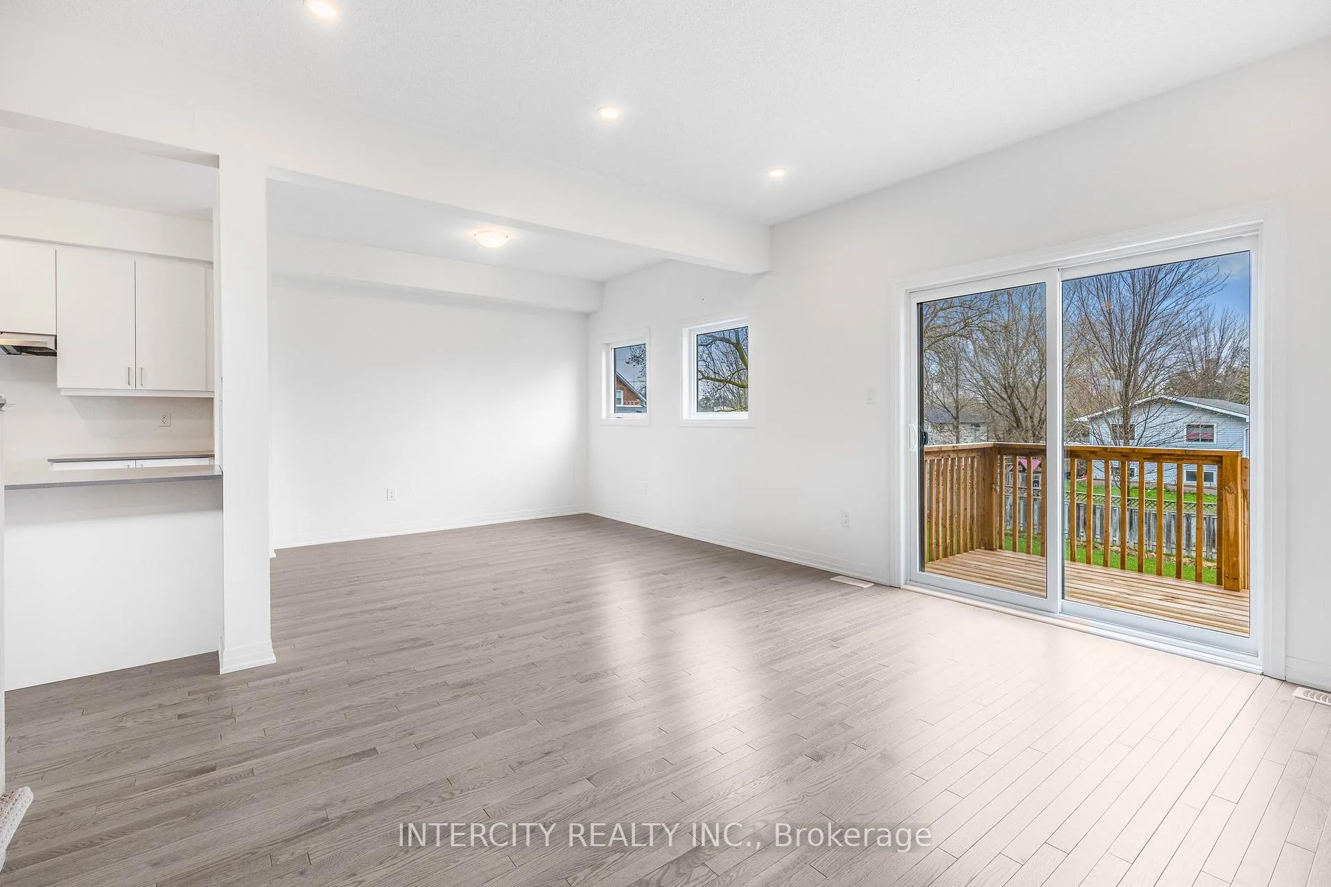 Photo 12 of 345 Quebec Street, Clearview, Stayner — HOMEH