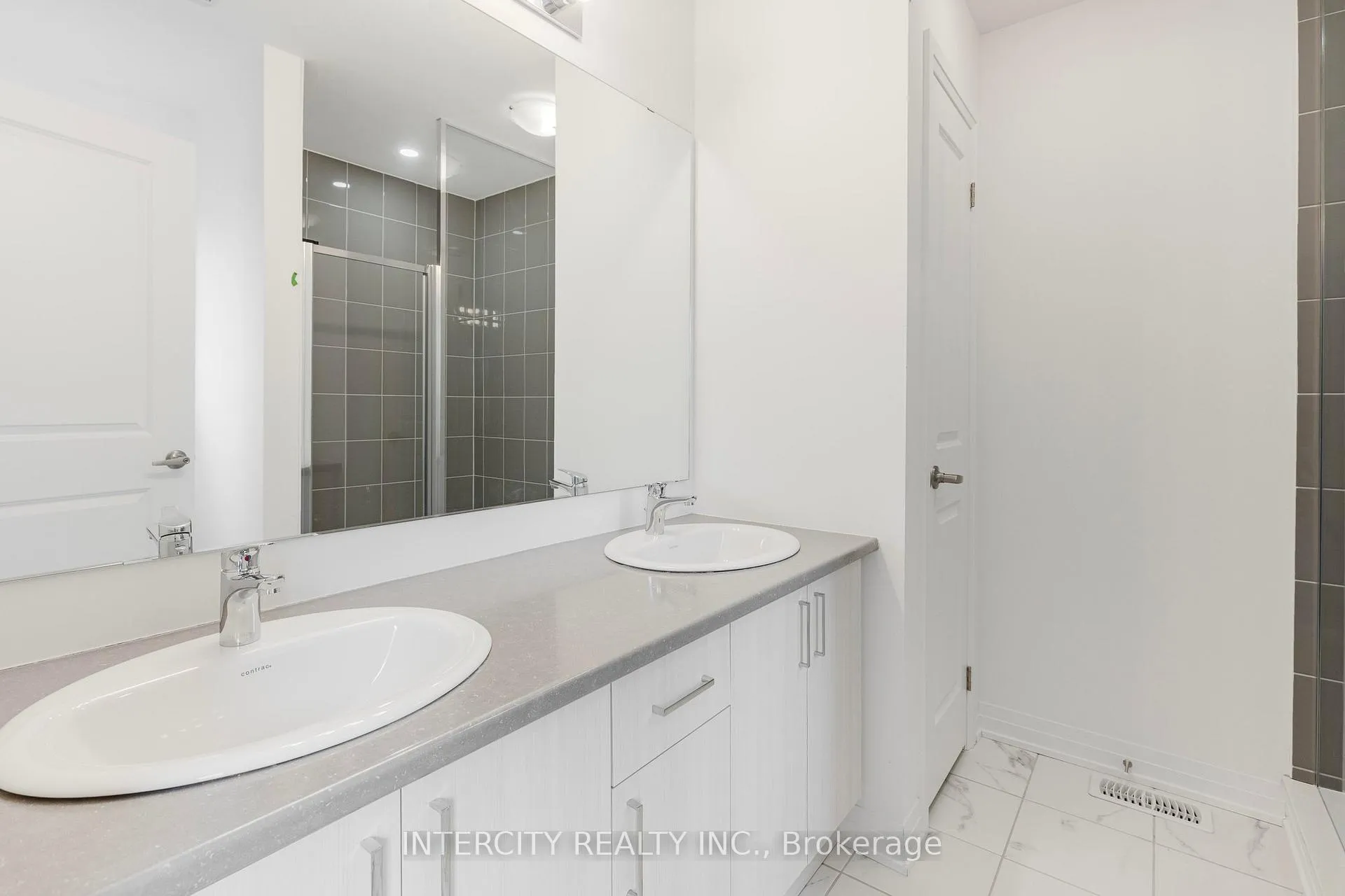 Photo 17 of 345 Quebec Street, Clearview, Stayner — HOMEH
