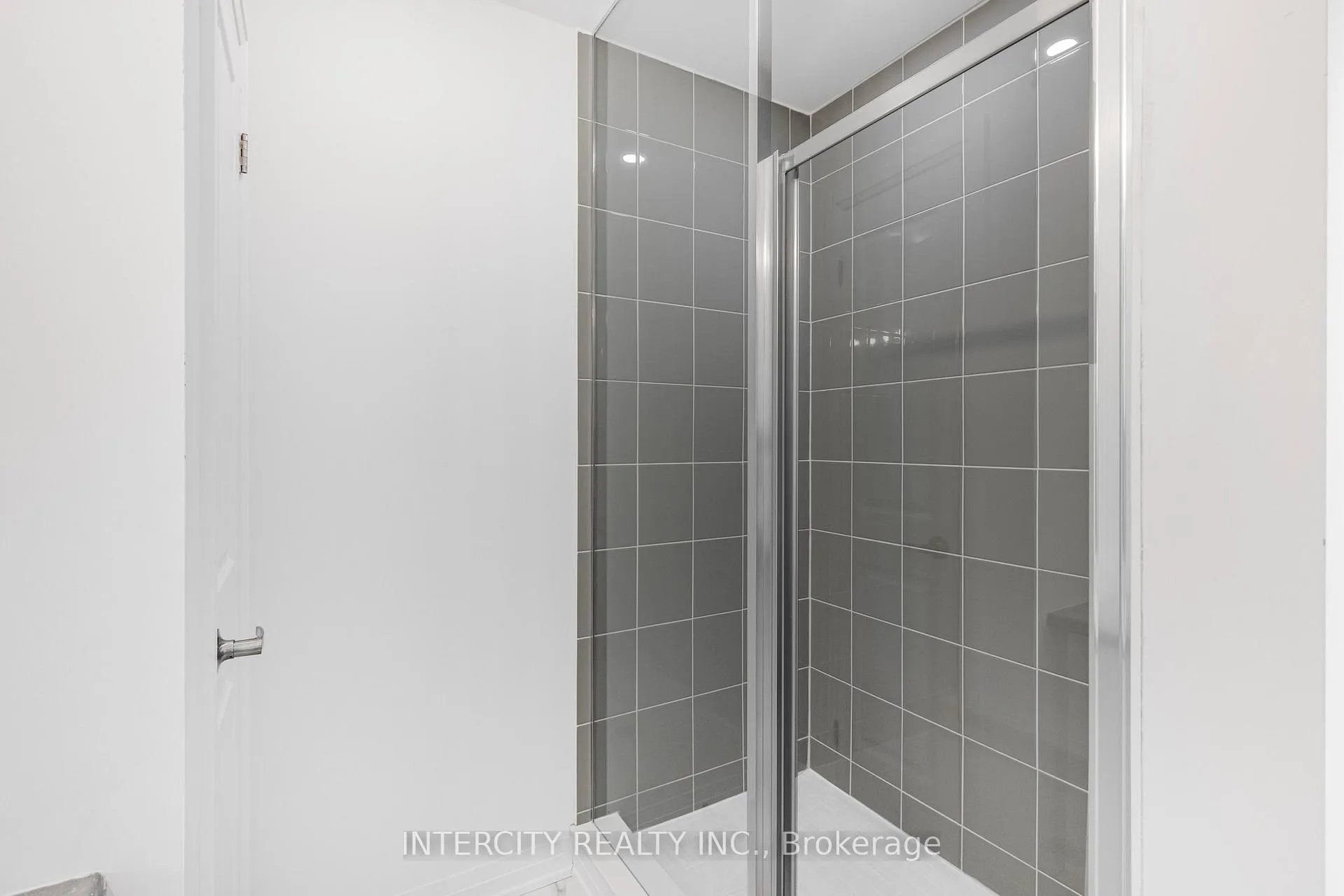 Photo 19 of 345 Quebec Street, Clearview, Stayner — HOMEH