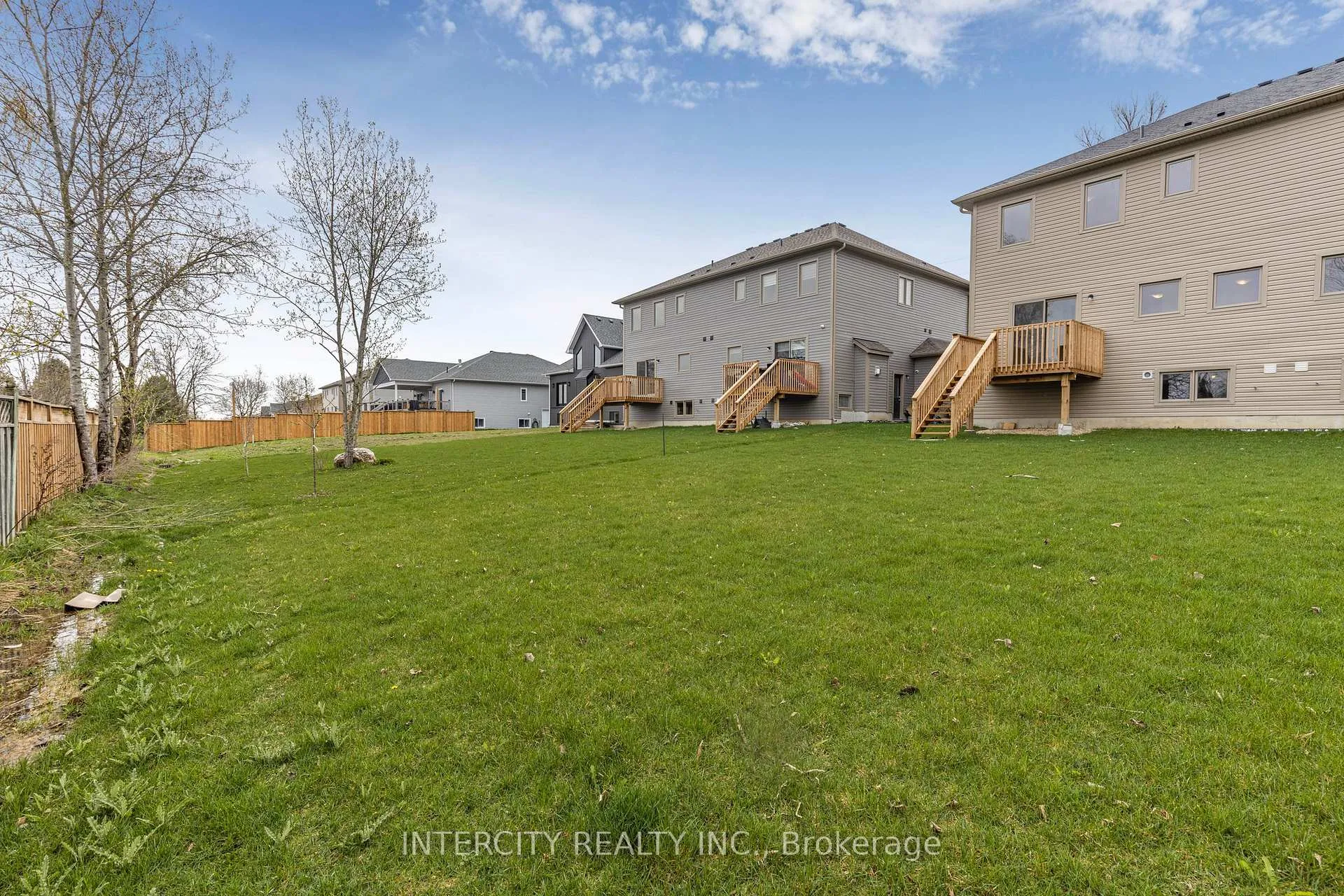 Photo 33 of 345 Quebec Street, Clearview, Stayner — HOMEH