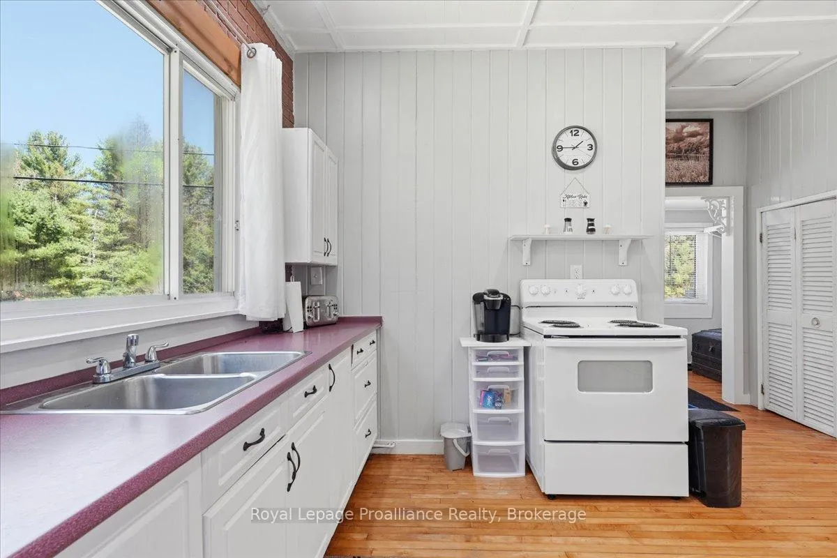 Photo 5 of 18128 Highway 41, Addington Highlands — HOMEH