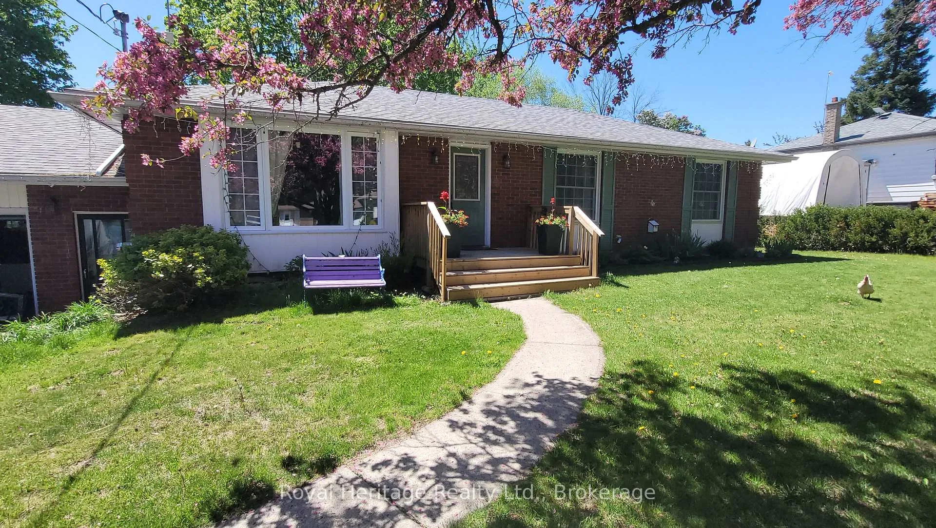 Photo 1 of 115 Chatterton Valley Crescent, Quinte West, Sidney Ward — HOMEH