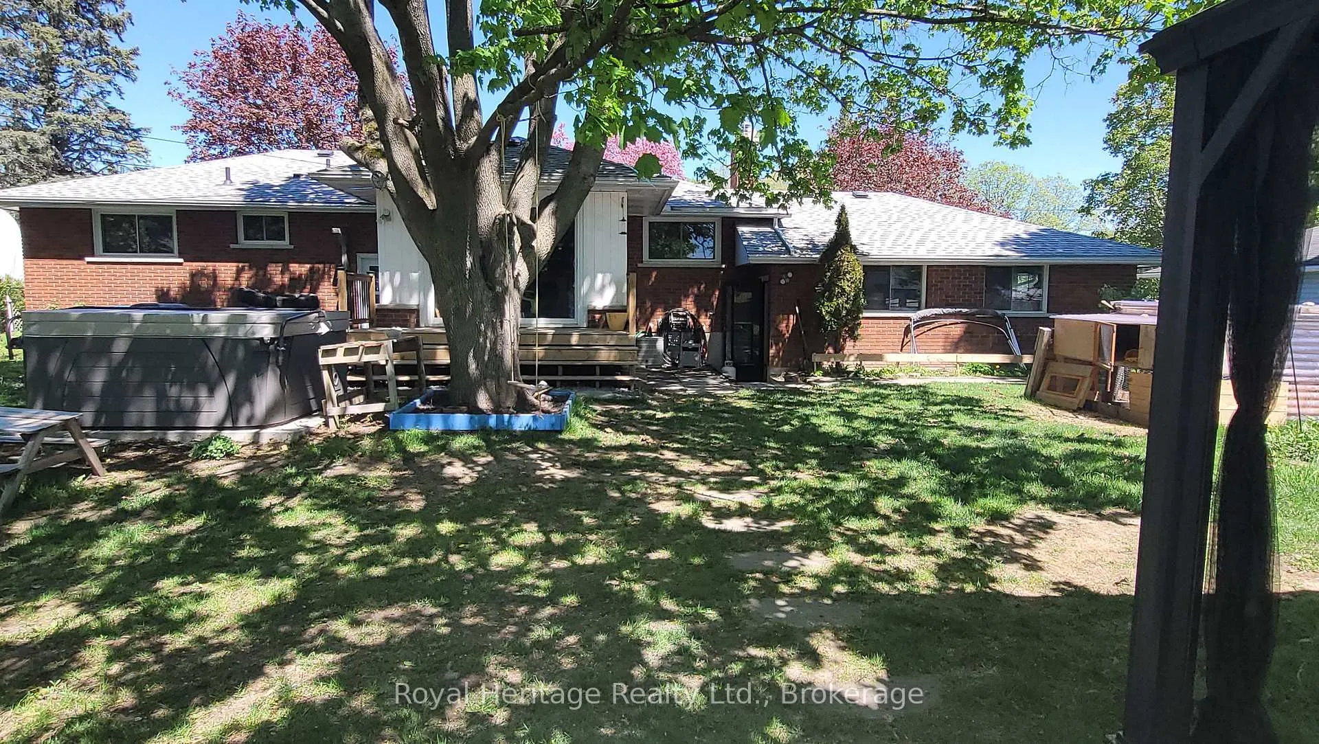 Photo 6 of 115 Chatterton Valley Crescent, Quinte West, Sidney Ward — HOMEH