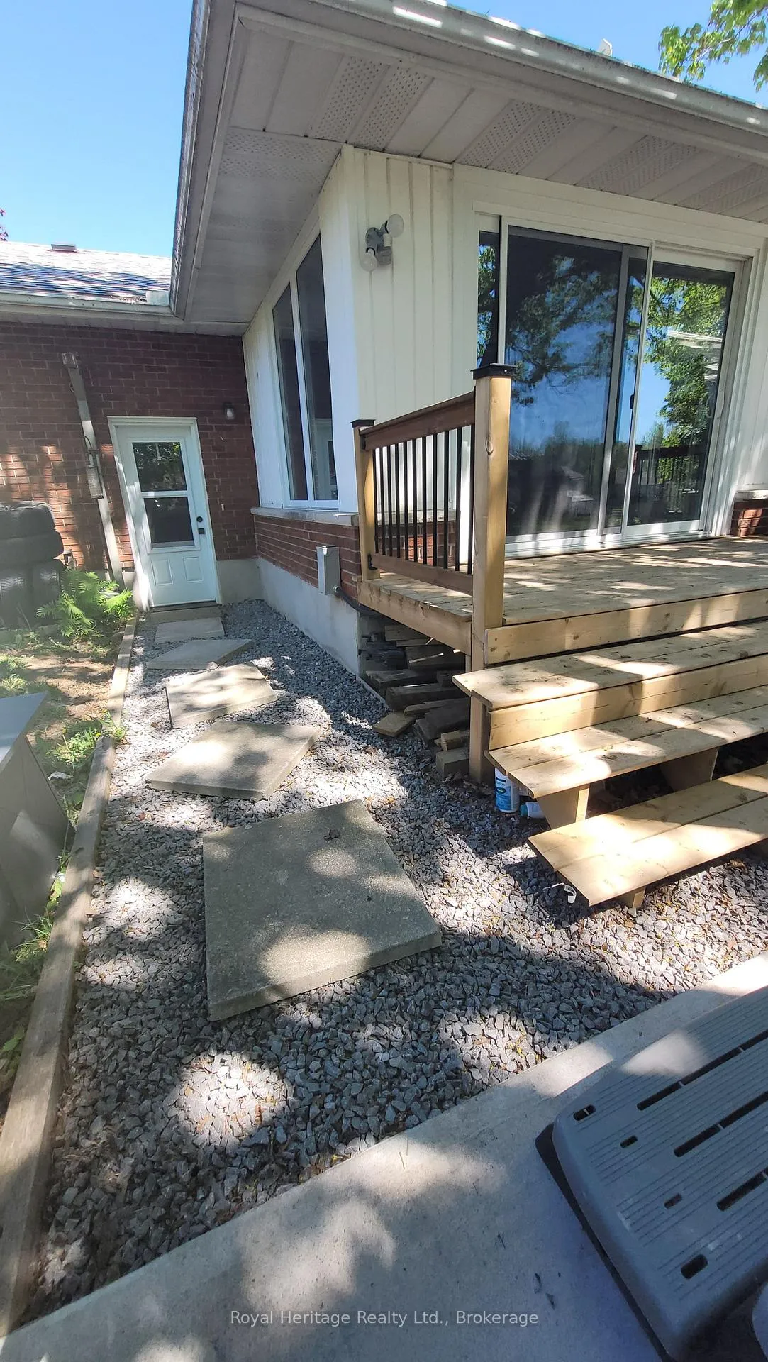 Photo 9 of 115 Chatterton Valley Crescent, Quinte West, Sidney Ward — HOMEH