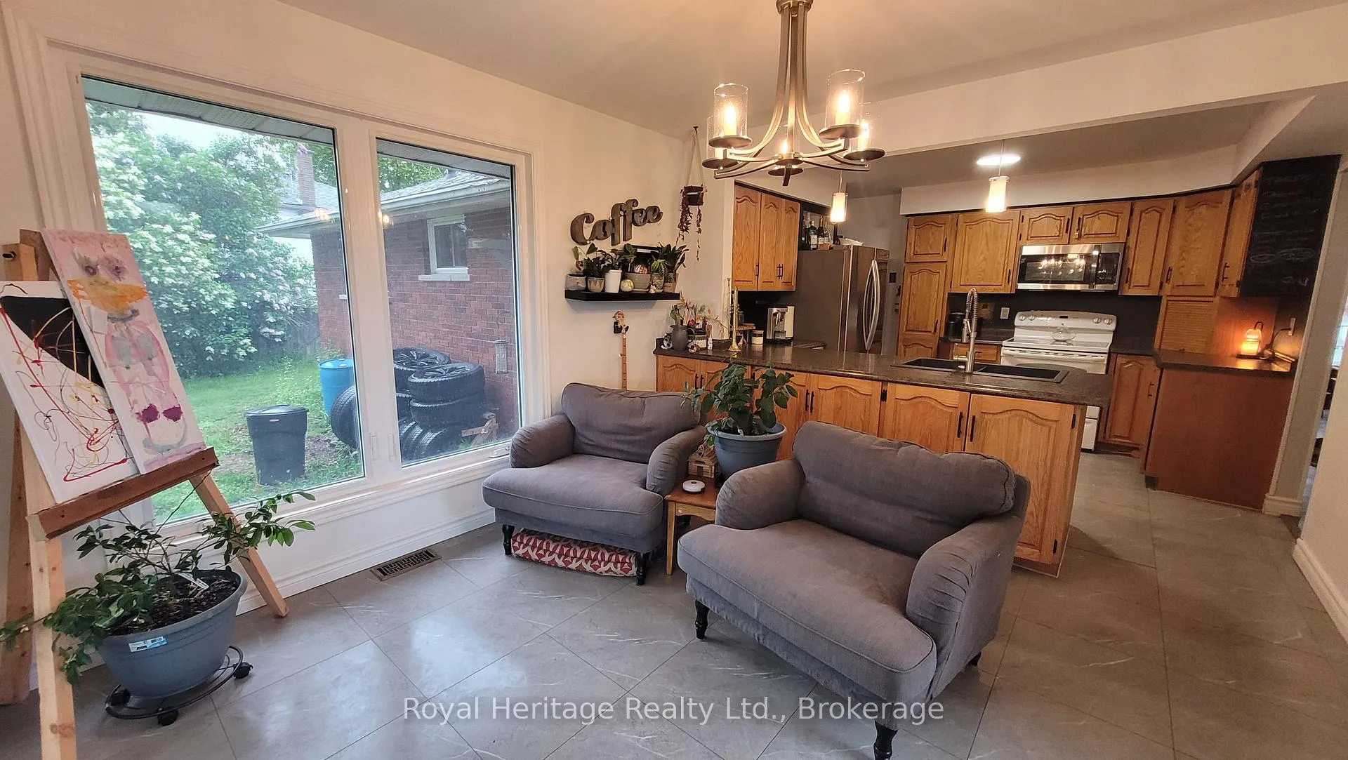 Photo 15 of 115 Chatterton Valley Crescent, Quinte West, Sidney Ward — HOMEH