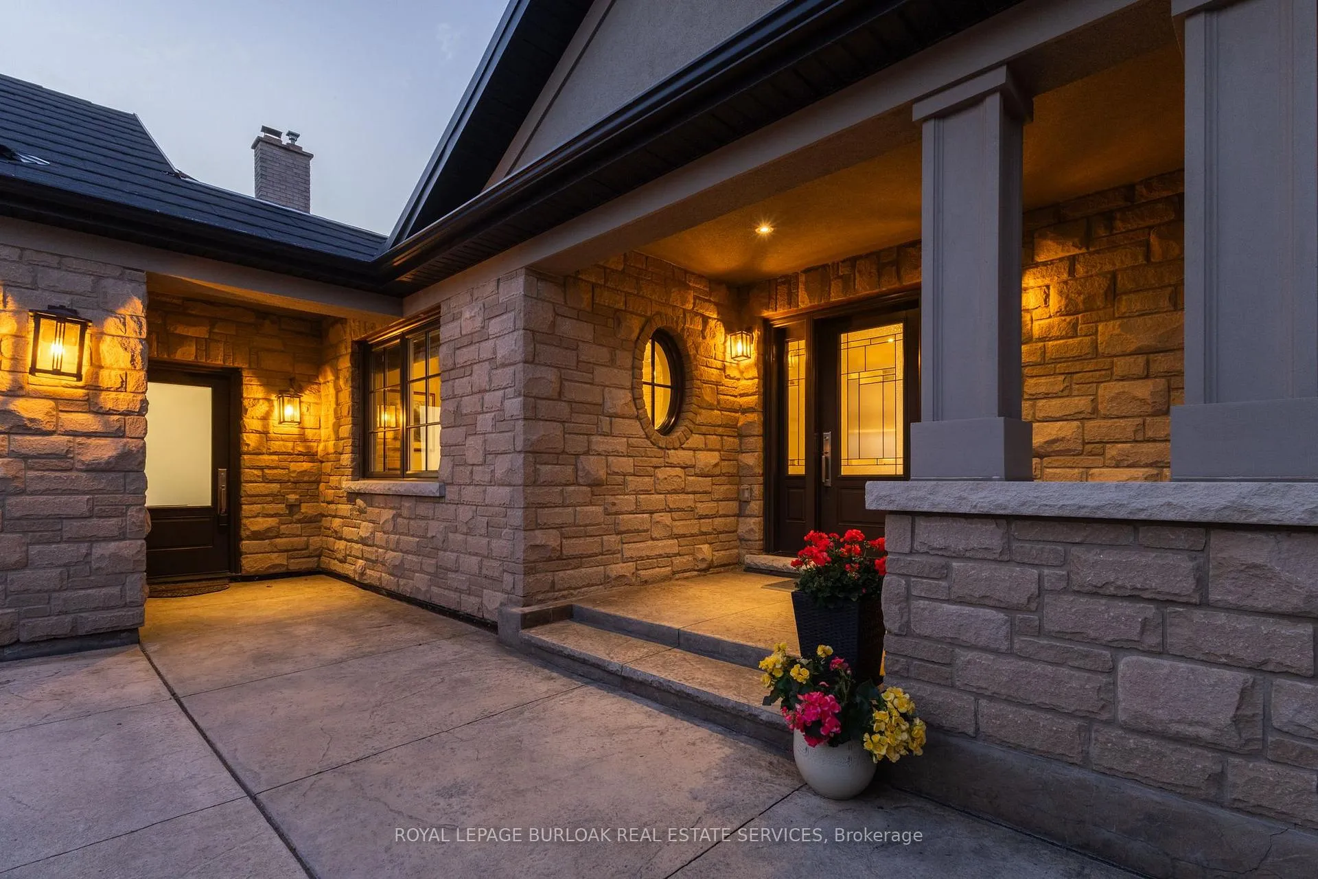 Photo 4 of 97 Lakeview Drive, Hamilton, Lakeshore — HOMEH