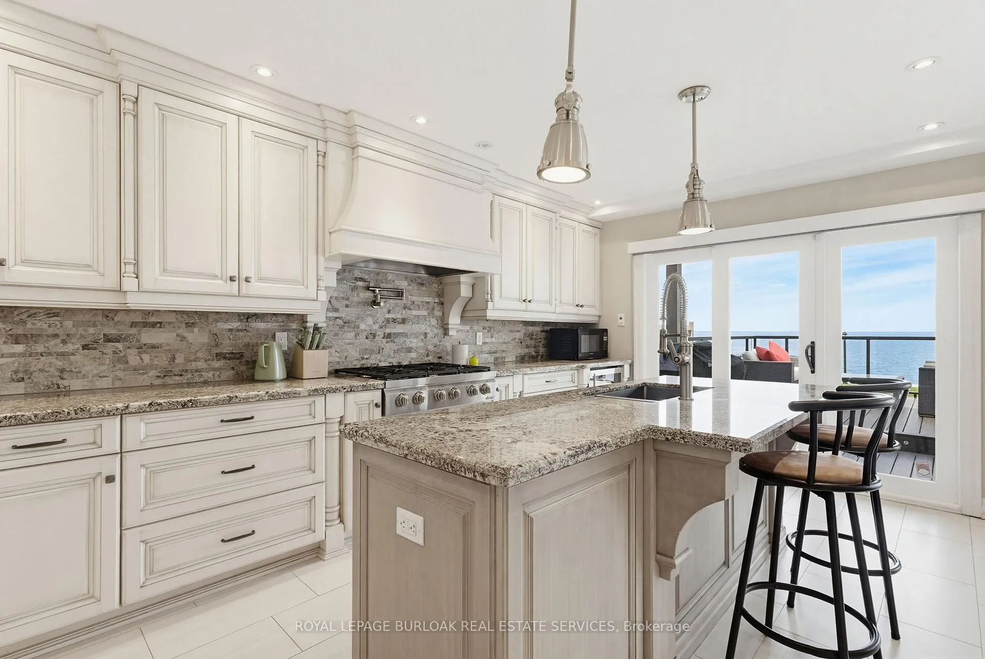 Photo 14 of 97 Lakeview Drive, Hamilton, Lakeshore — HOMEH