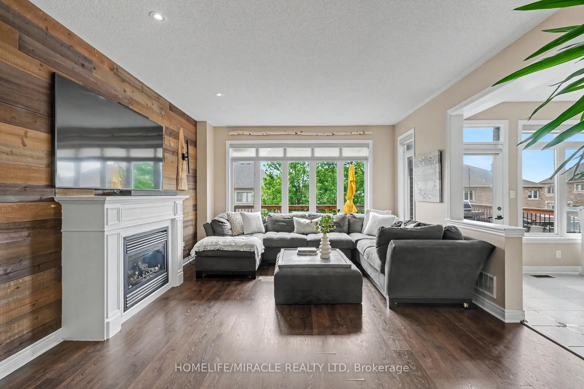 Photo 7 of 14 Willoughby Way, New Tecumseth, Alliston — HOMEH
