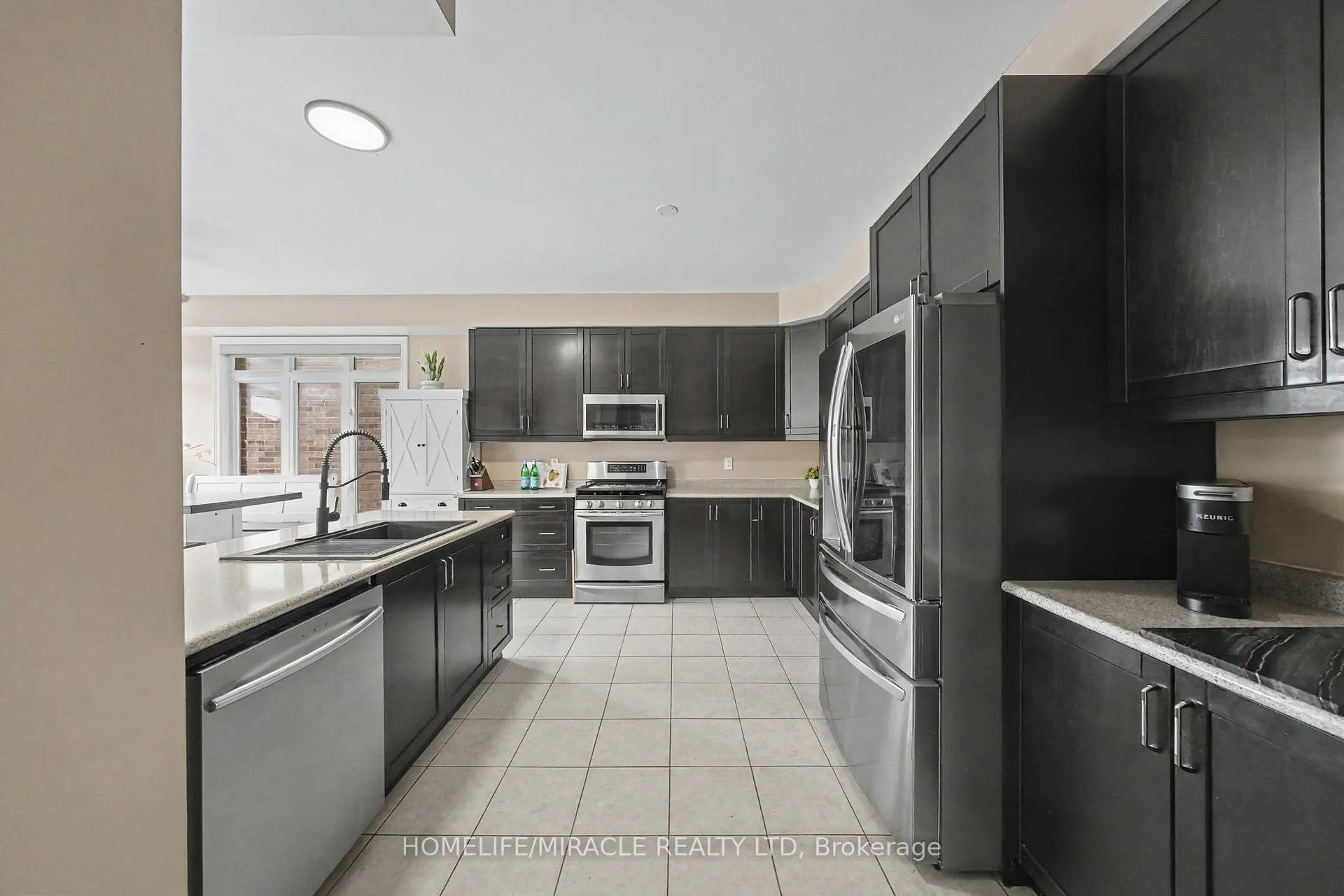 Photo 11 of 14 Willoughby Way, New Tecumseth, Alliston — HOMEH