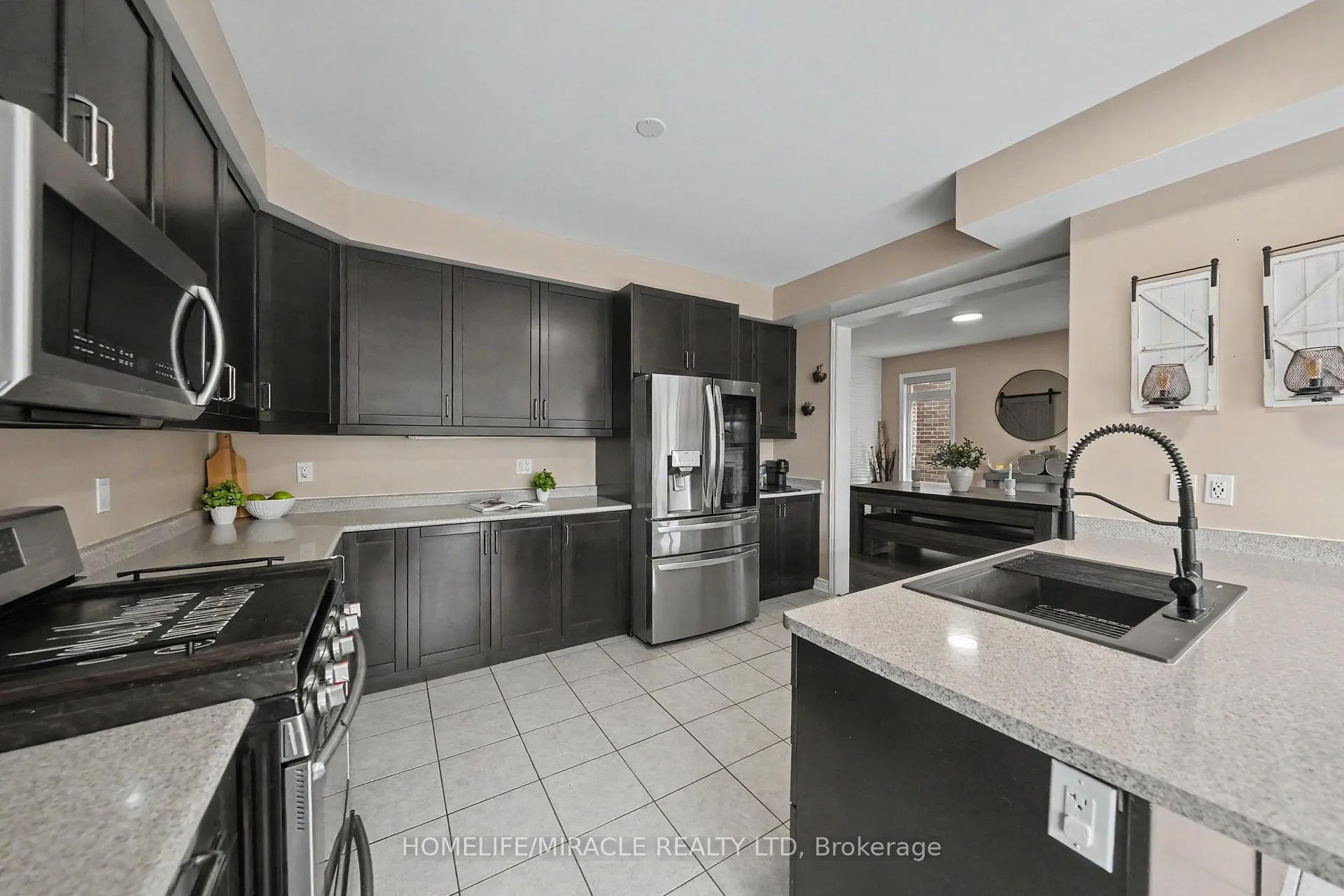 Photo 14 of 14 Willoughby Way, New Tecumseth, Alliston — HOMEH