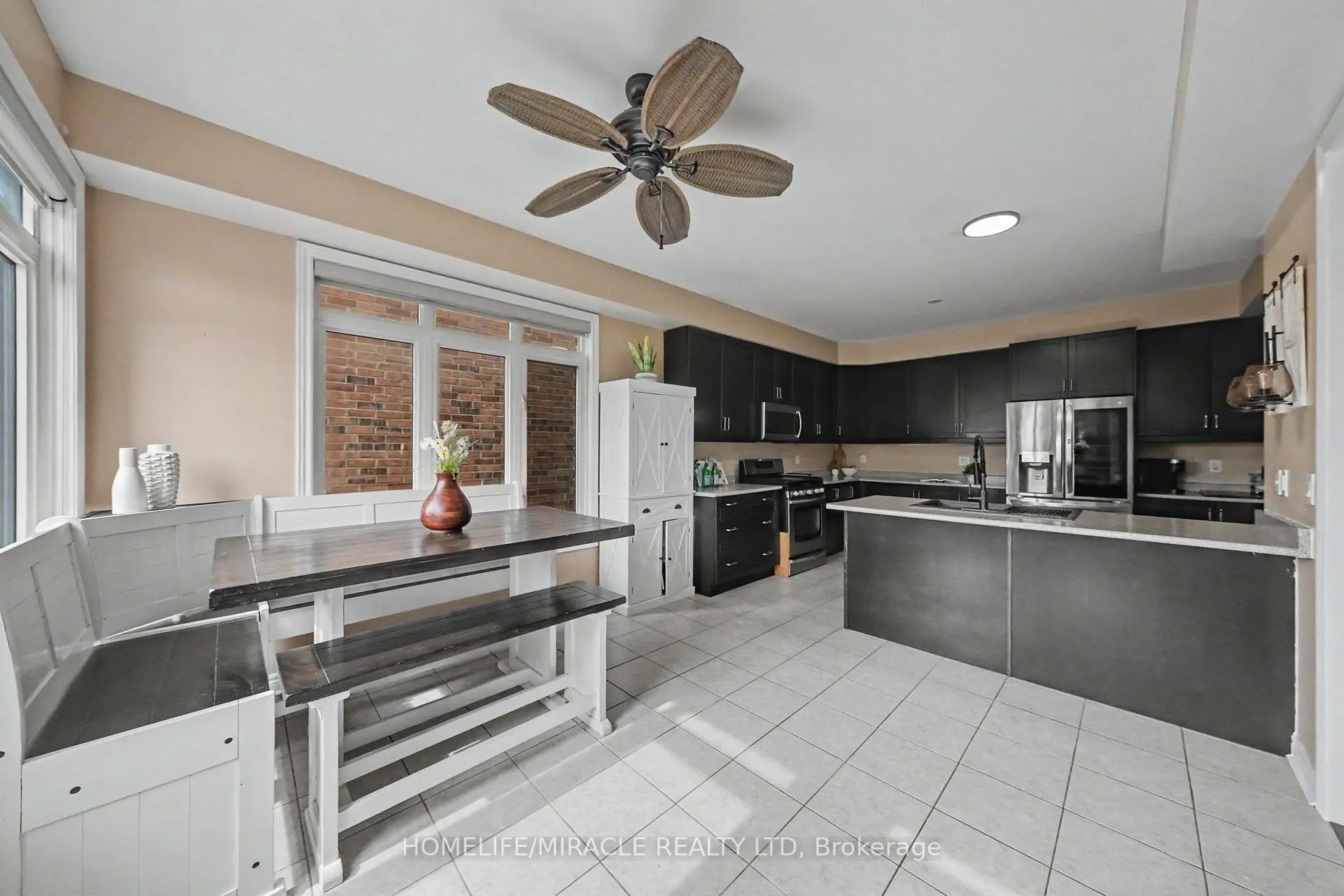 Photo 17 of 14 Willoughby Way, New Tecumseth, Alliston — HOMEH