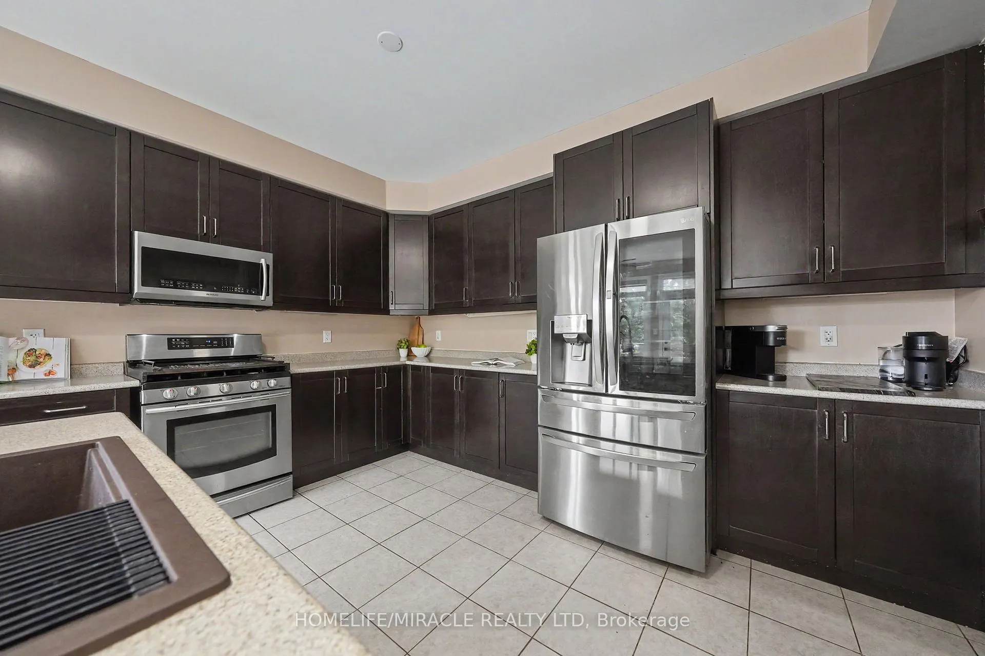 Photo 23 of 14 Willoughby Way, New Tecumseth, Alliston — HOMEH