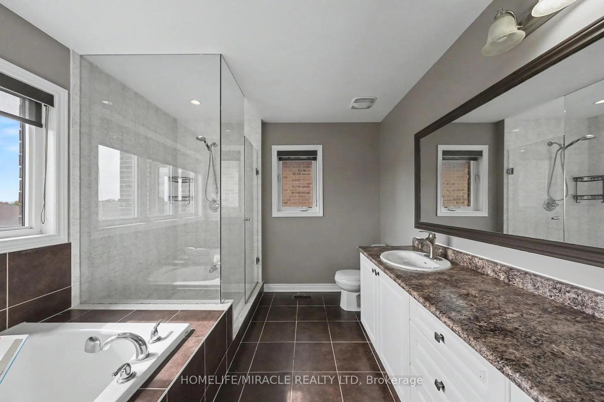 Photo 32 of 14 Willoughby Way, New Tecumseth, Alliston — HOMEH