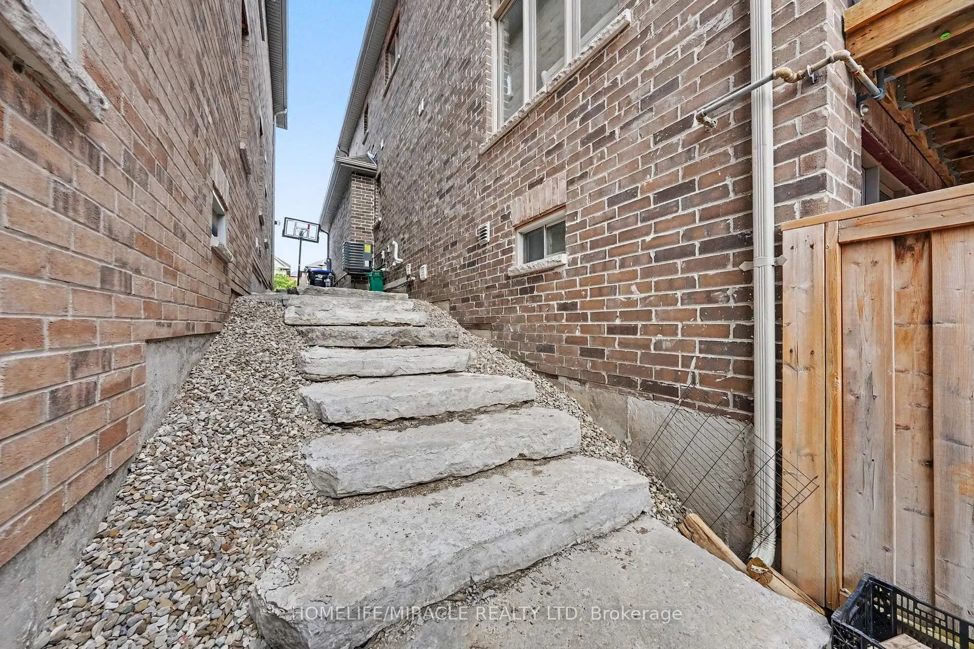 Photo 43 of 14 Willoughby Way, New Tecumseth, Alliston — HOMEH