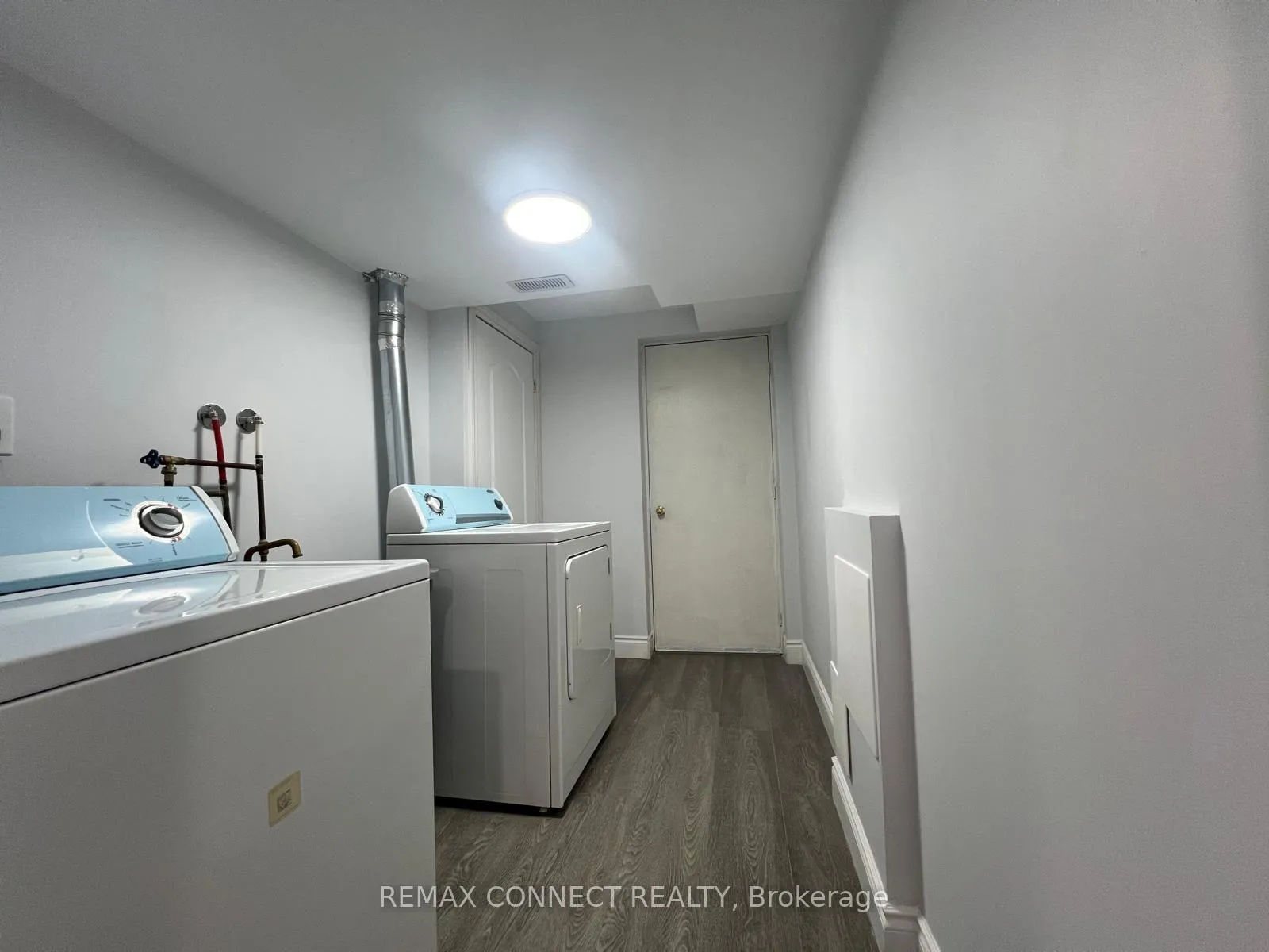 Photo 2 of Unit Bsmt, 8 Evanwood Crescent, Brampton, Credit Valley — HOMEH