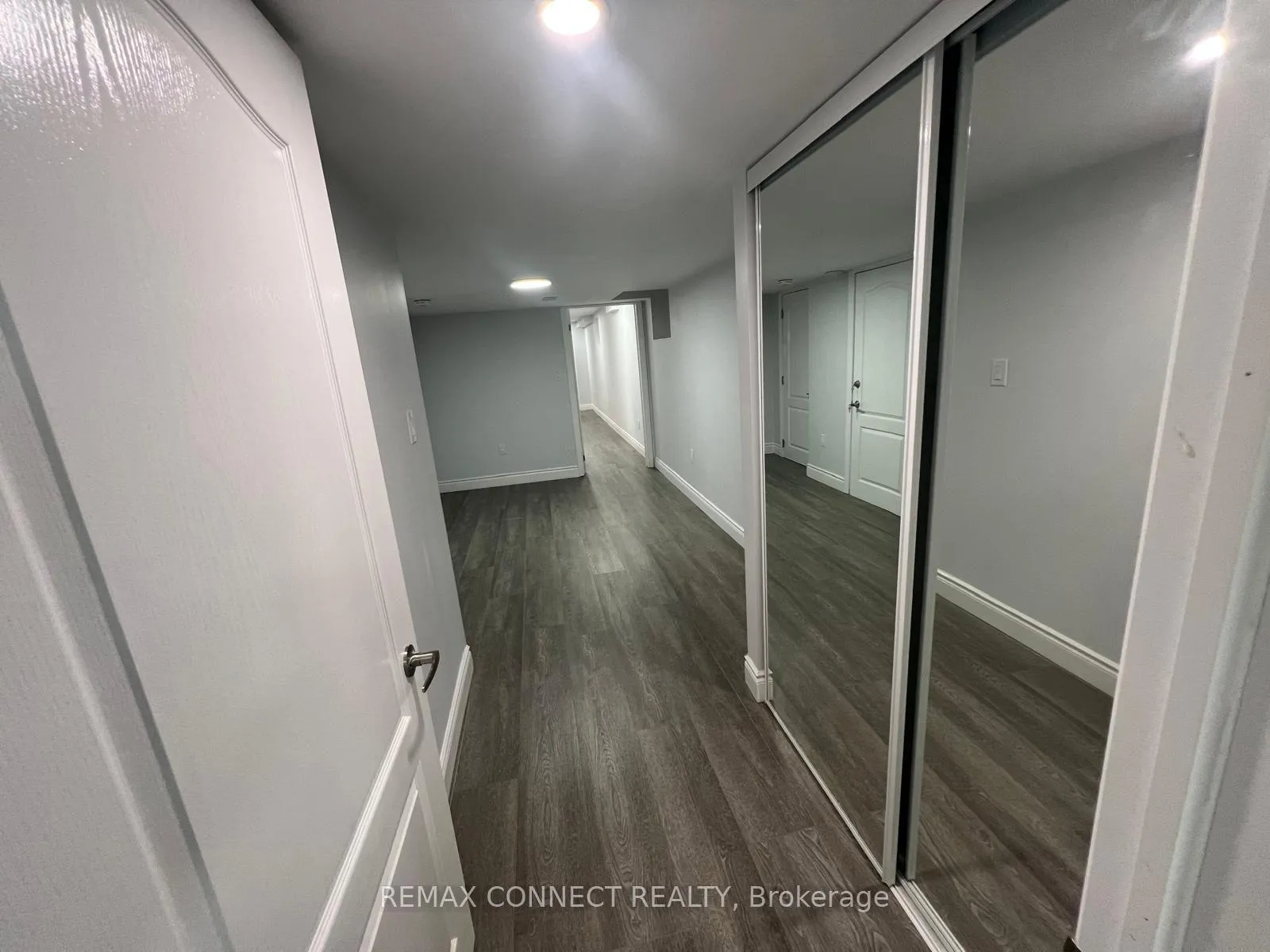 Photo 3 of Unit Bsmt, 8 Evanwood Crescent, Brampton, Credit Valley — HOMEH