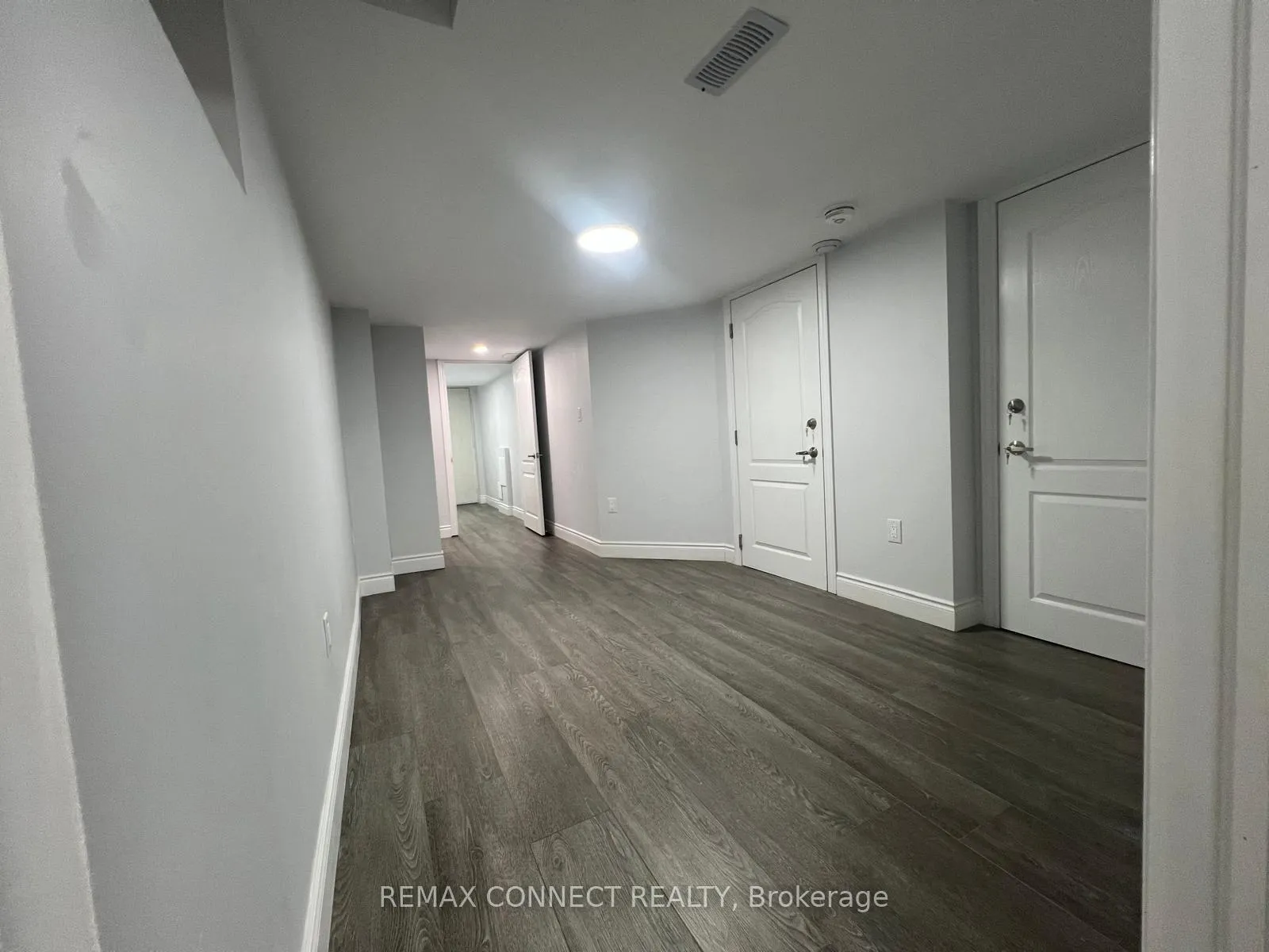 Photo 4 of Unit Bsmt, 8 Evanwood Crescent, Brampton, Credit Valley — HOMEH