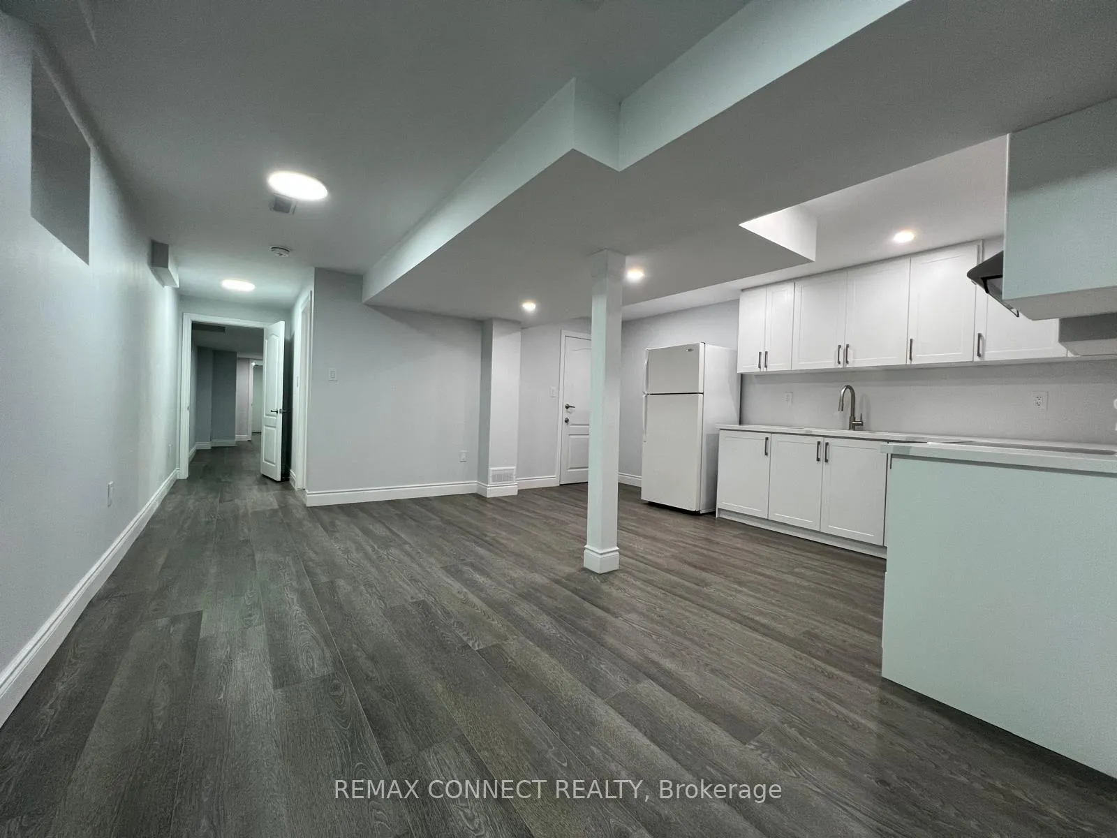 Photo 9 of Unit Bsmt, 8 Evanwood Crescent, Brampton, Credit Valley — HOMEH