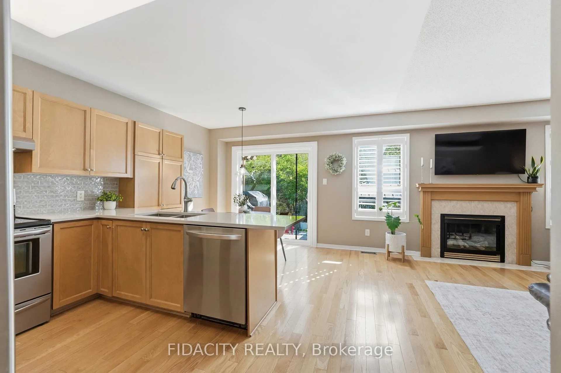 Photo 12 of 24 Sirocco Crescent, Ottawa, Stittsville (North) — HOMEH