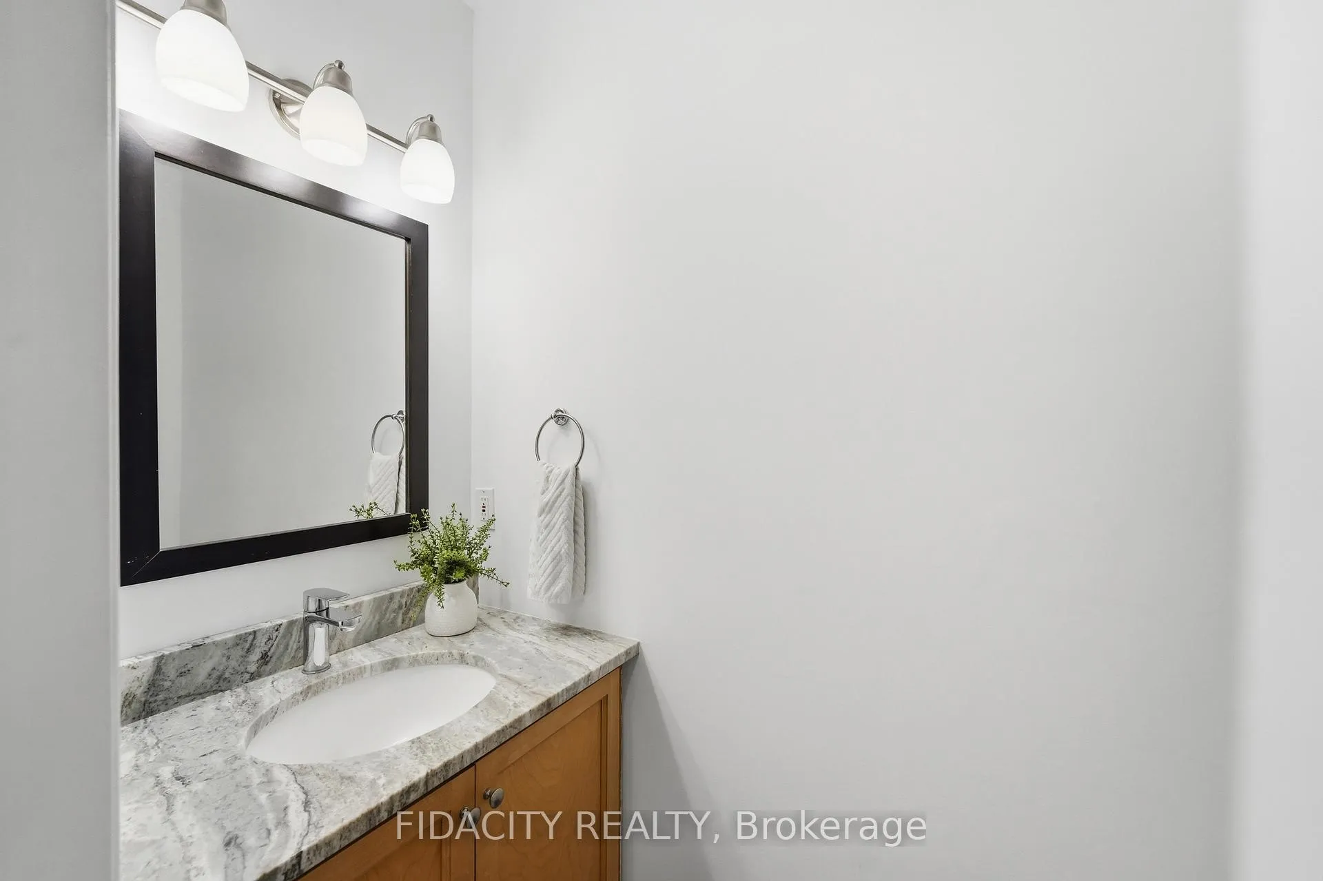 Photo 20 of 24 Sirocco Crescent, Ottawa, Stittsville (North) — HOMEH