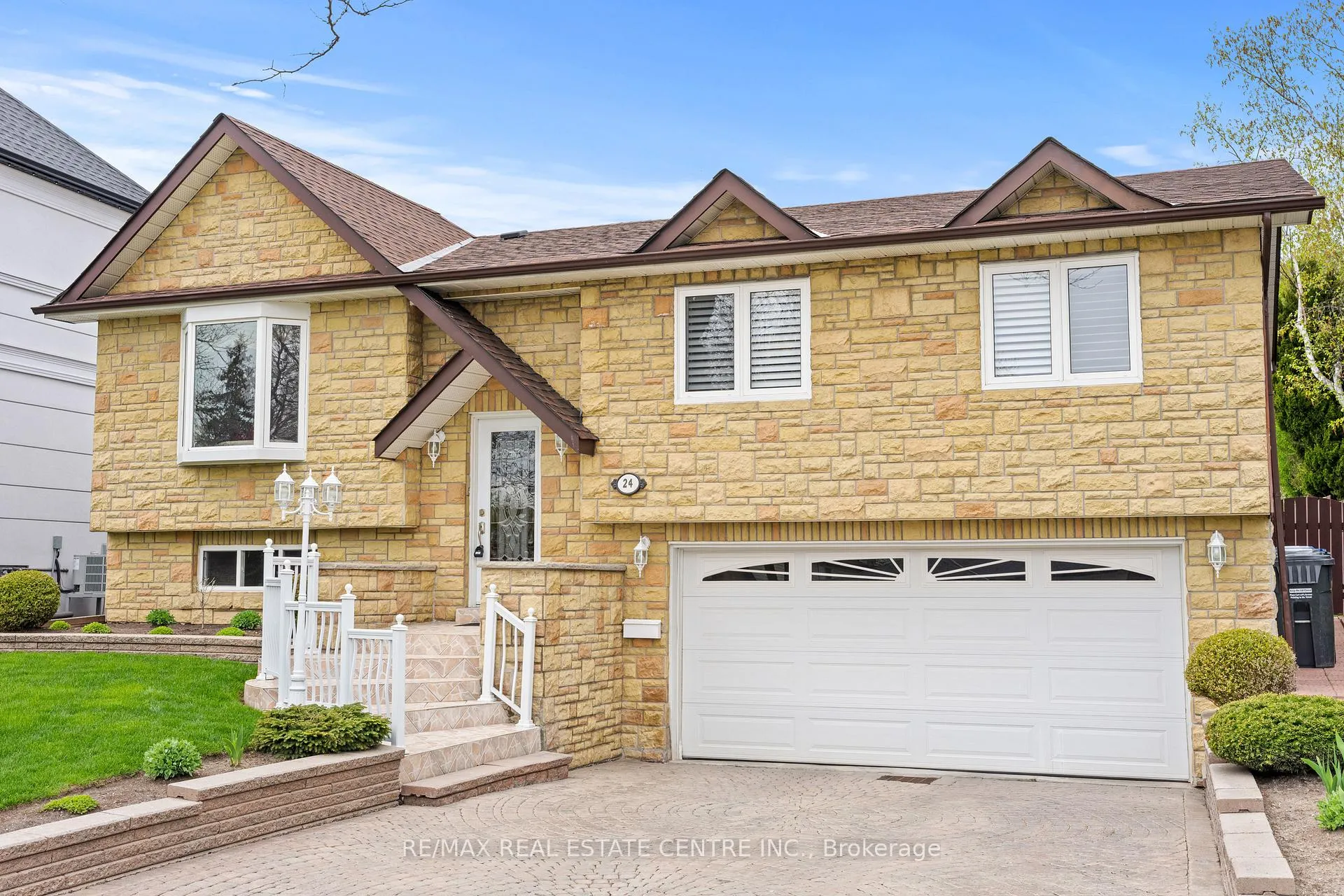 Photo 1 of 24 Linkdale Road, Brampton, Brampton North — HOMEH